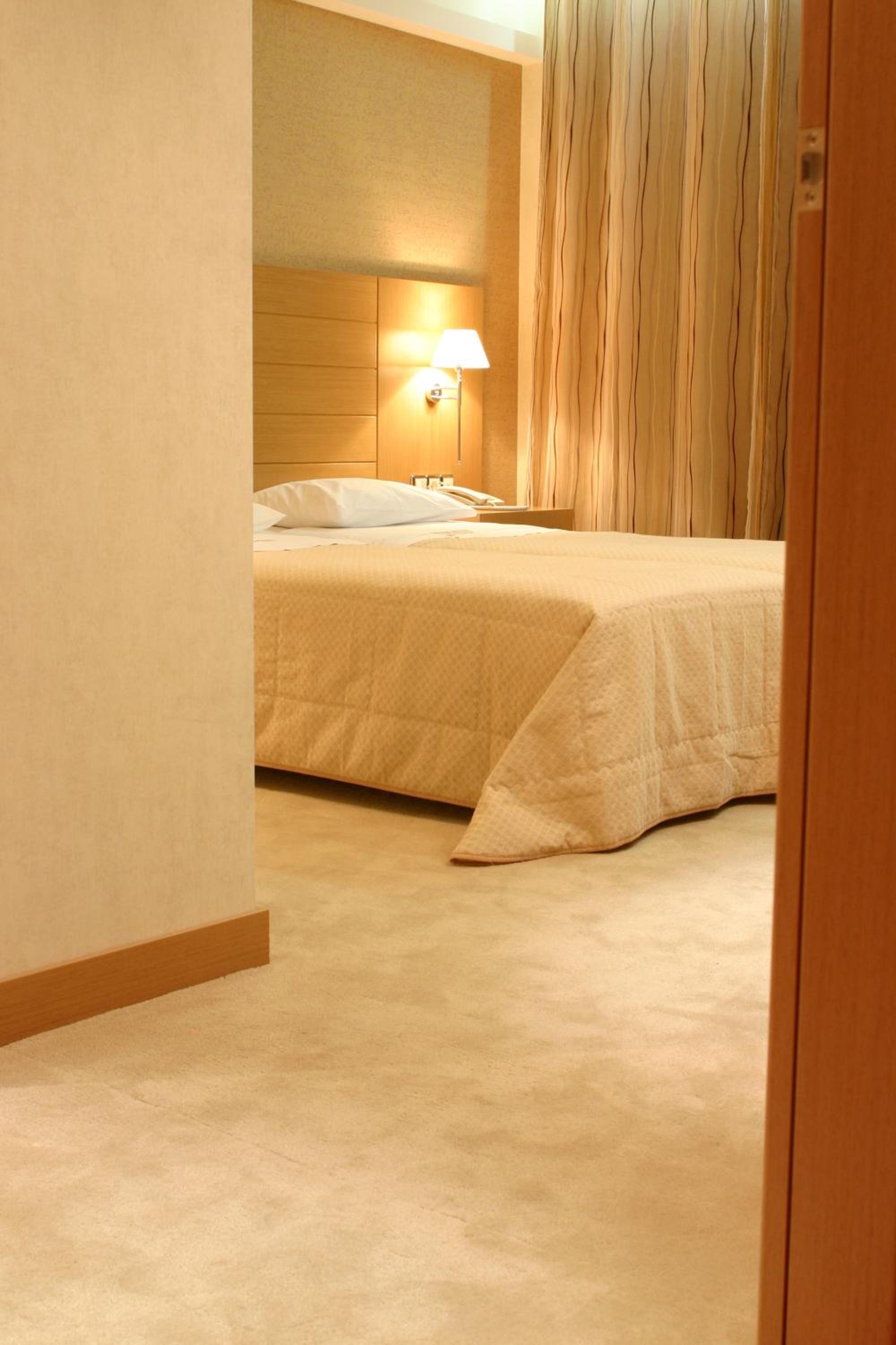 Double or Twin Room - Photo 4