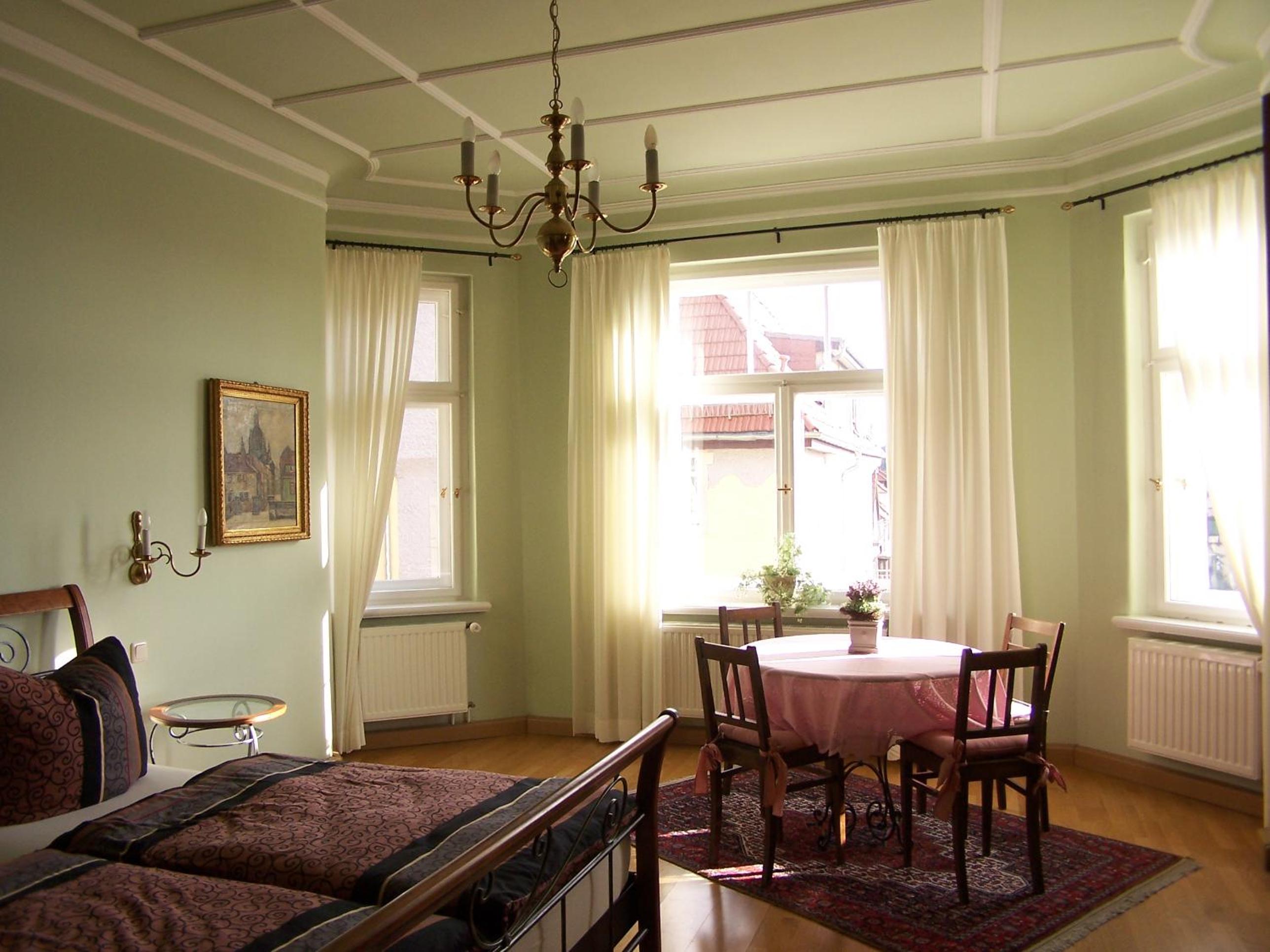 Suite - Photo 7
