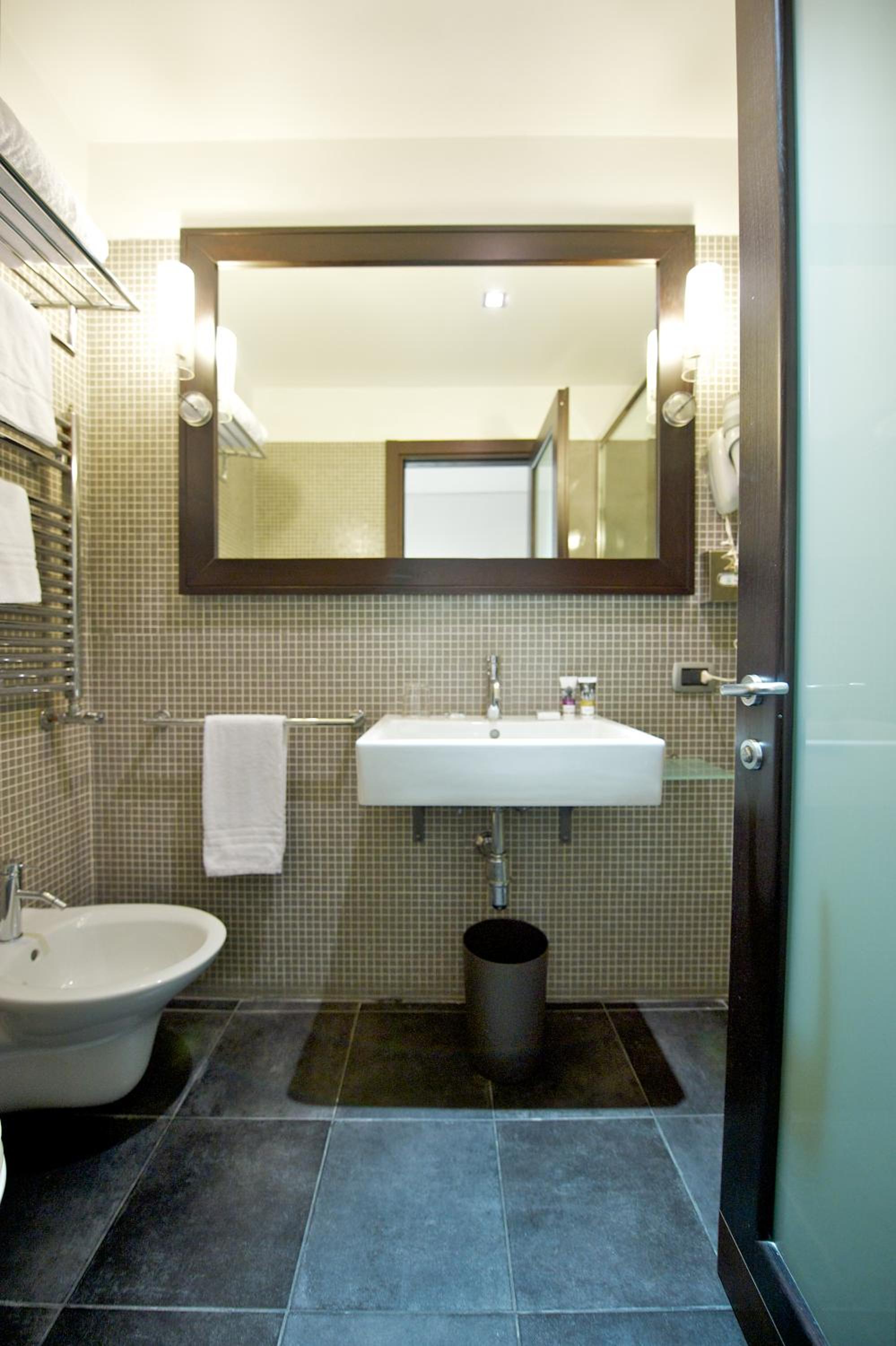 Standard Room with 1 Single Bed thumbnail 5