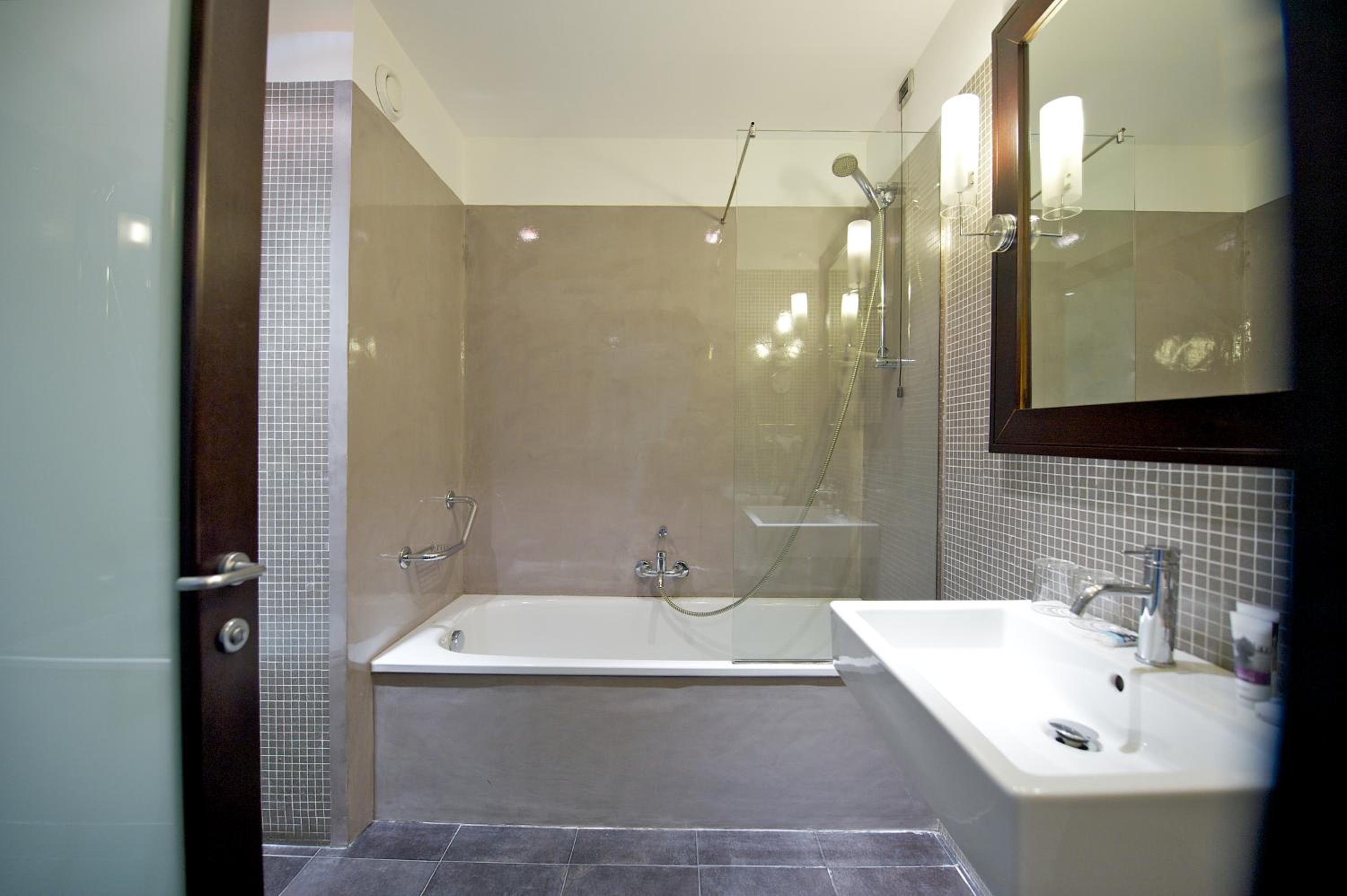 Standard Twin Room - Photo 5