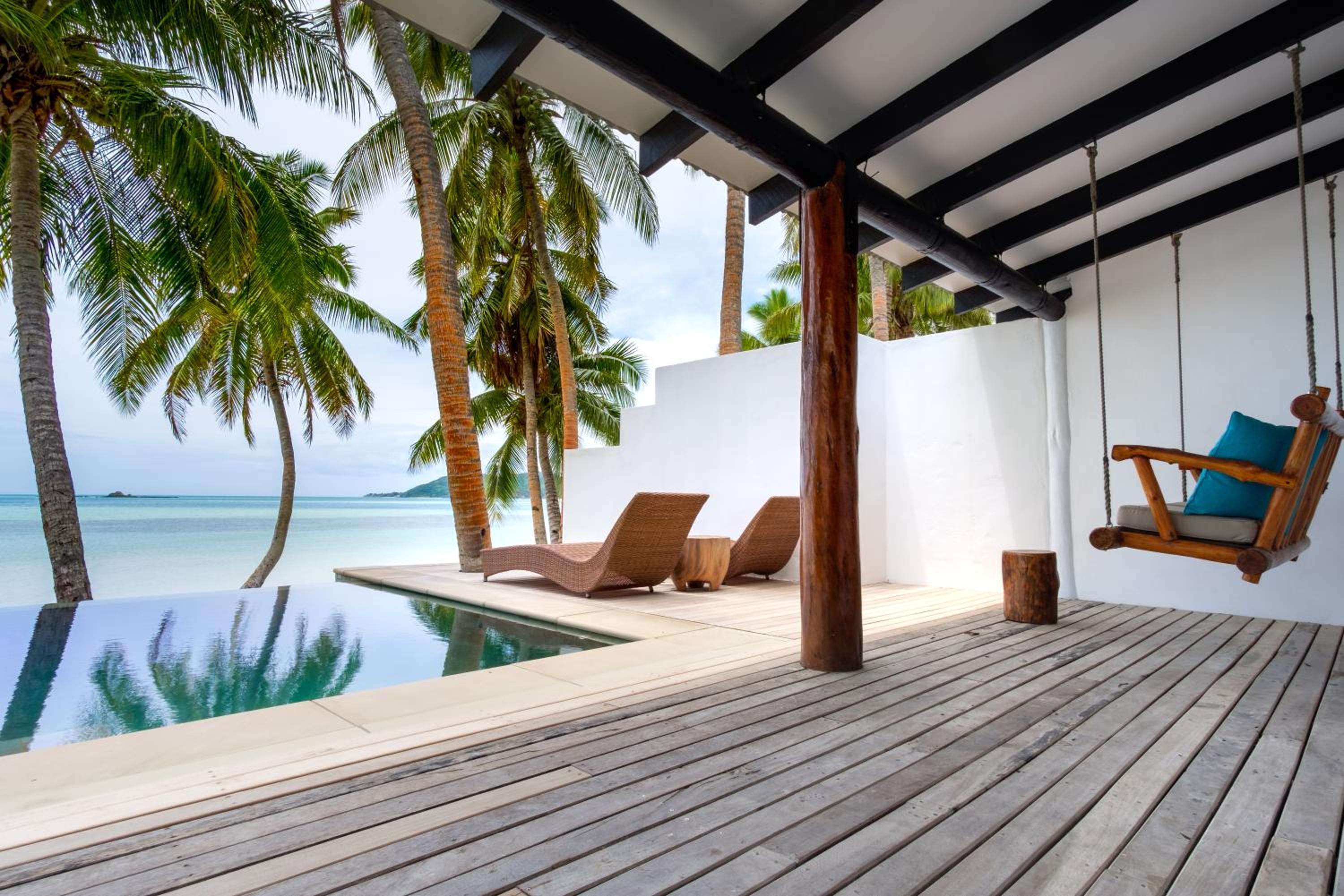 Beachfront Pool Bure 