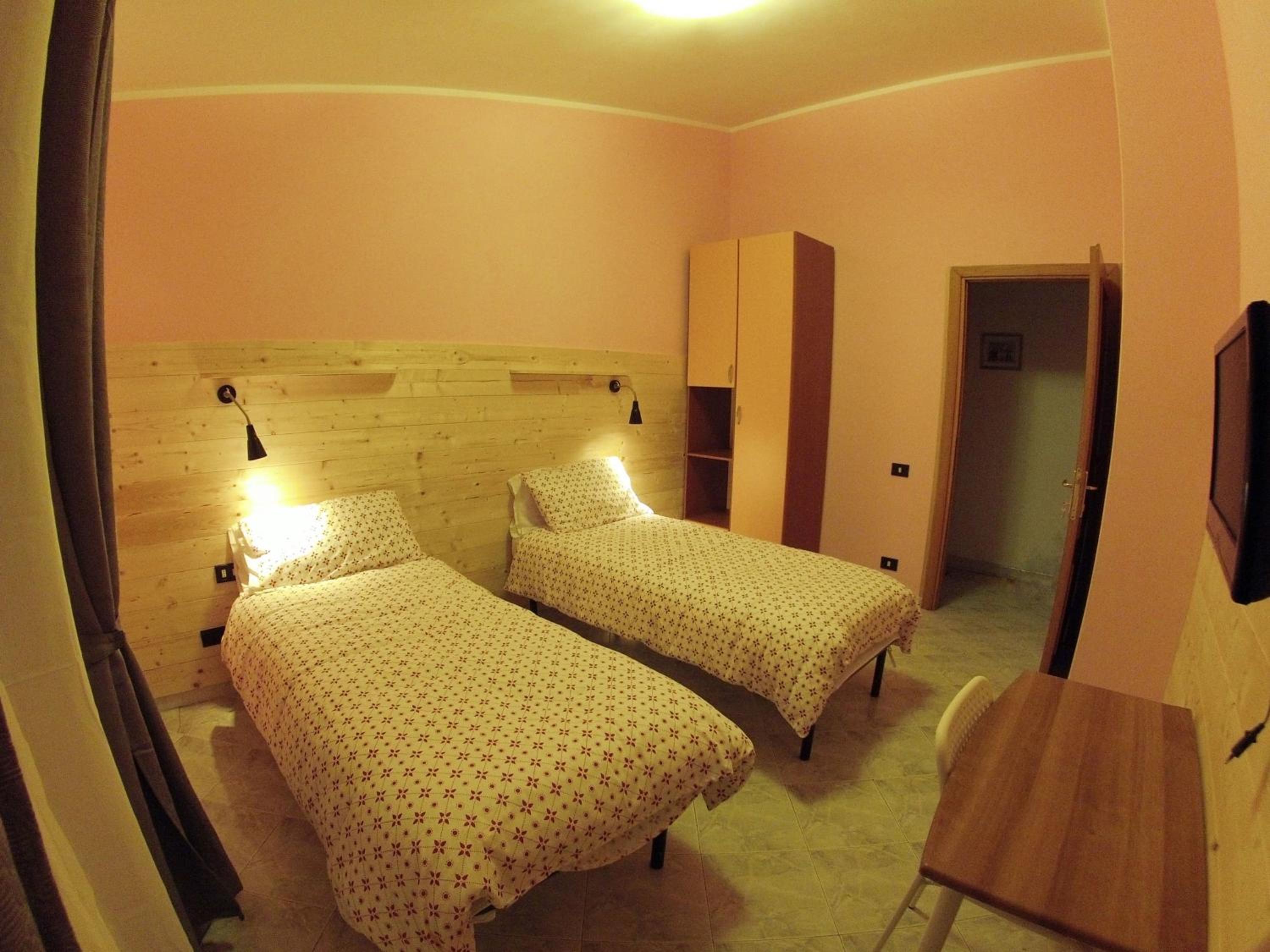 Double Or Twin Room With Shared Bathroom photo 1