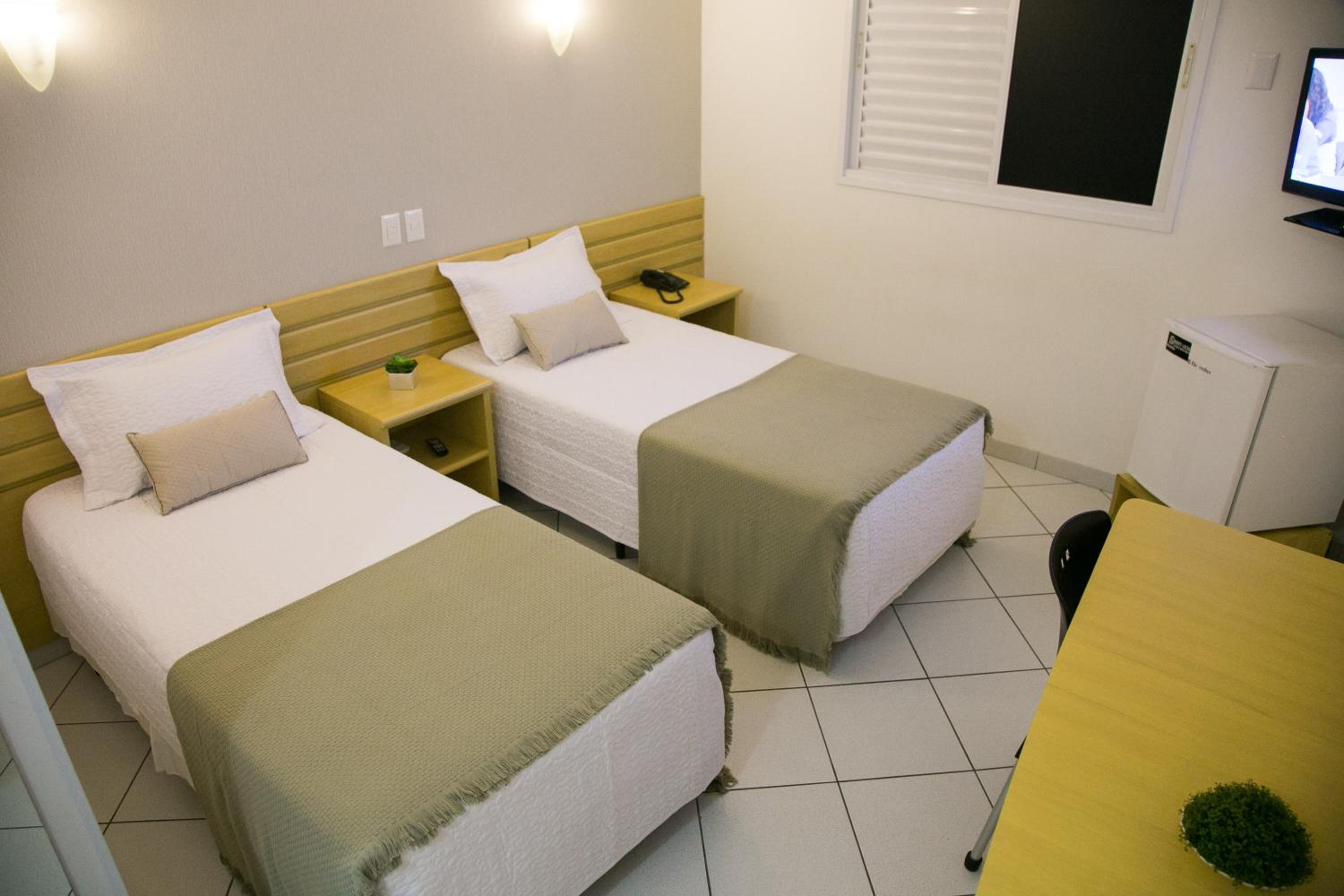 Deluxe Twin Room photo 2