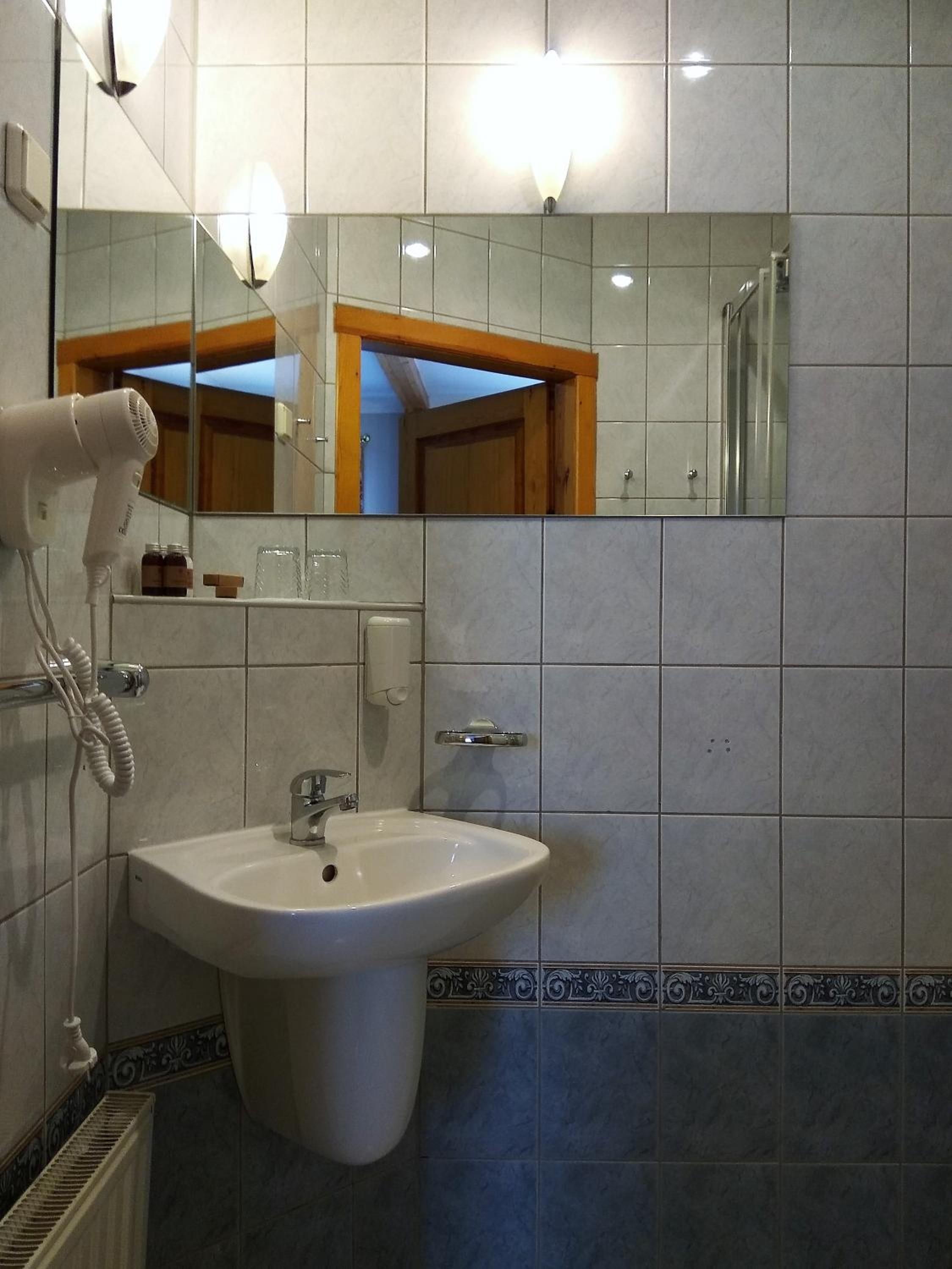 Double Room with Private Bathroom photo 3