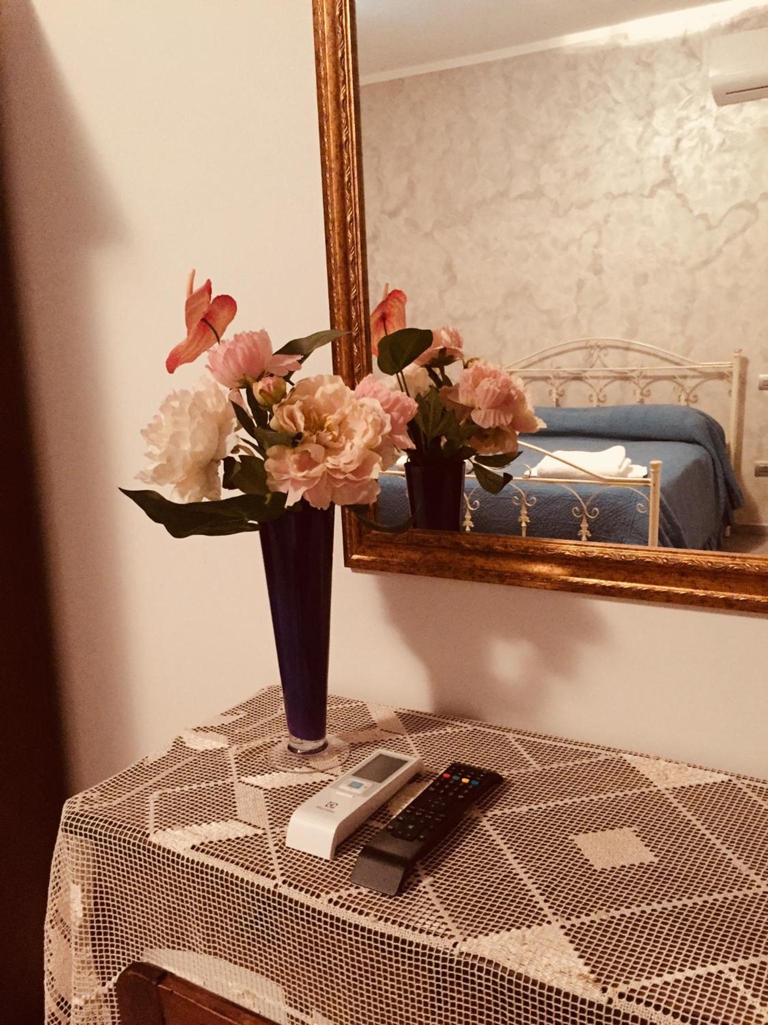 Double Room - Photo 10