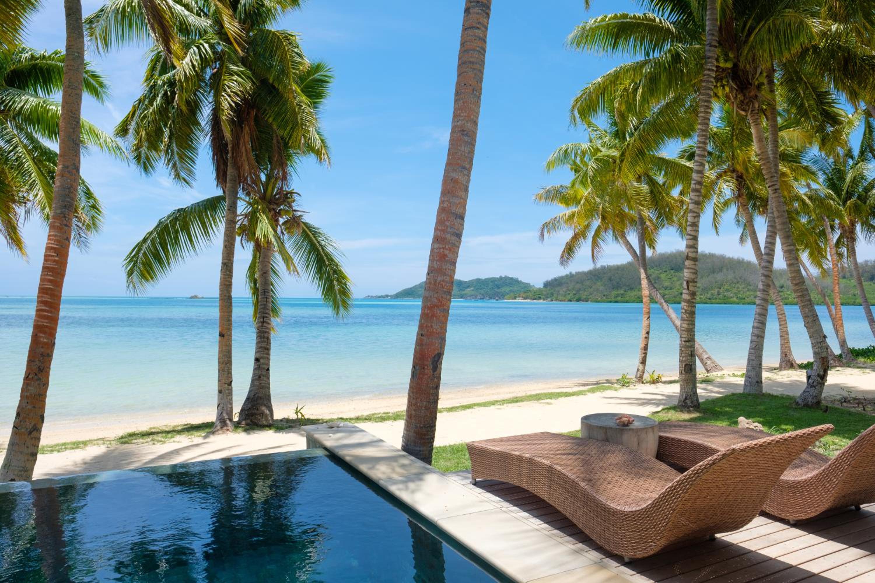 Beachfront Pool Bure 