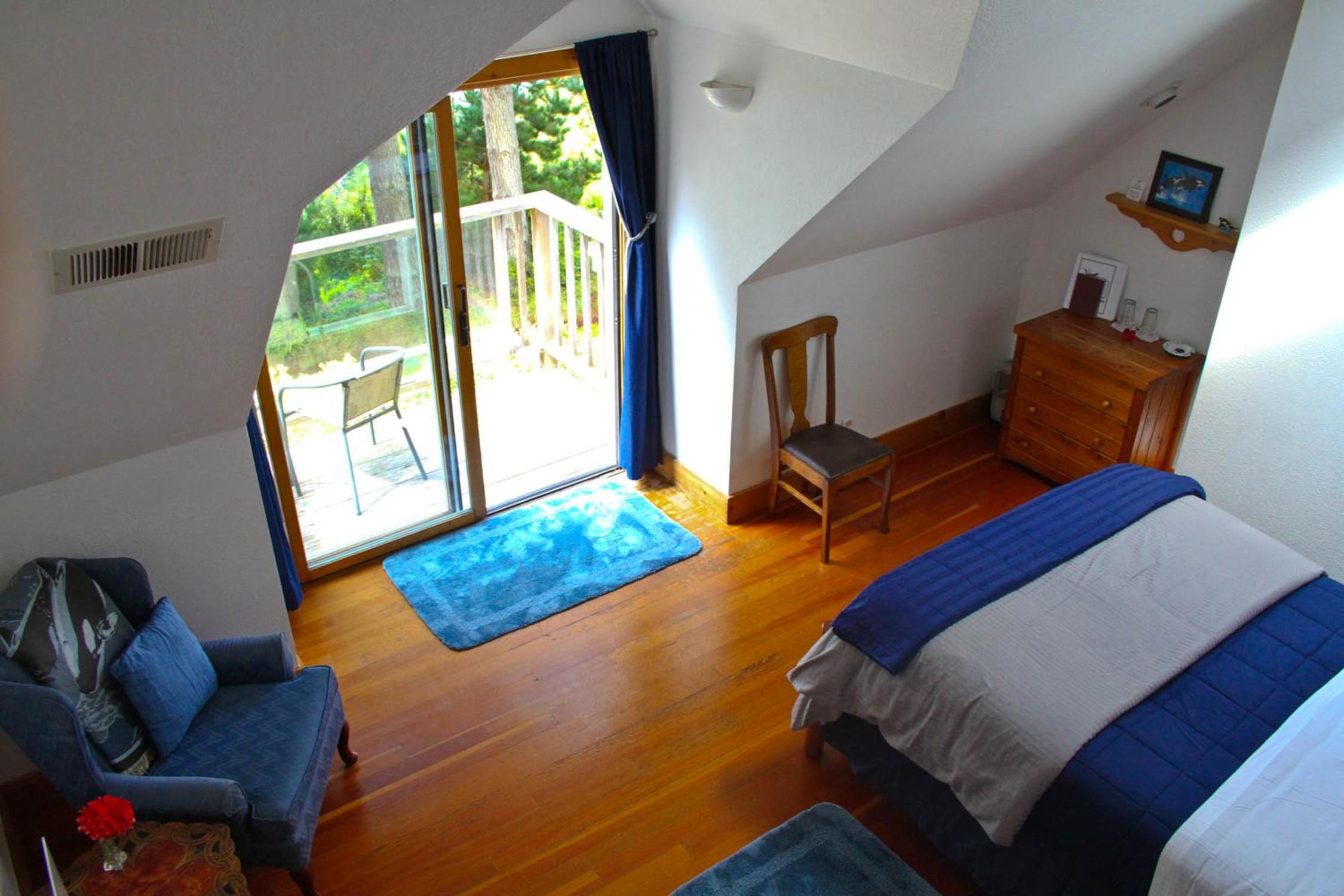 Queen Room with Balcony photo 2