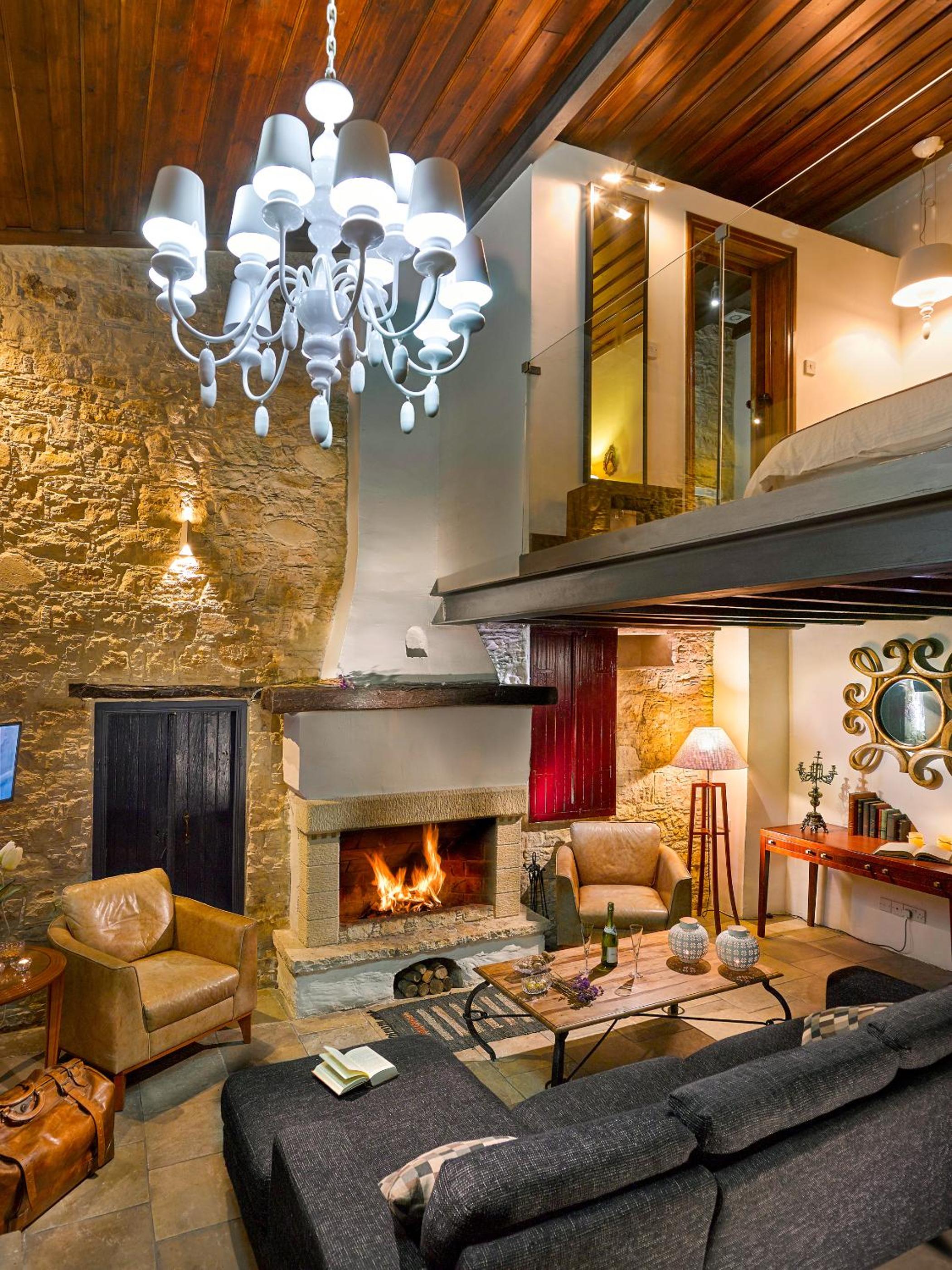 Exclusive Suite with Fireplace (Palati)