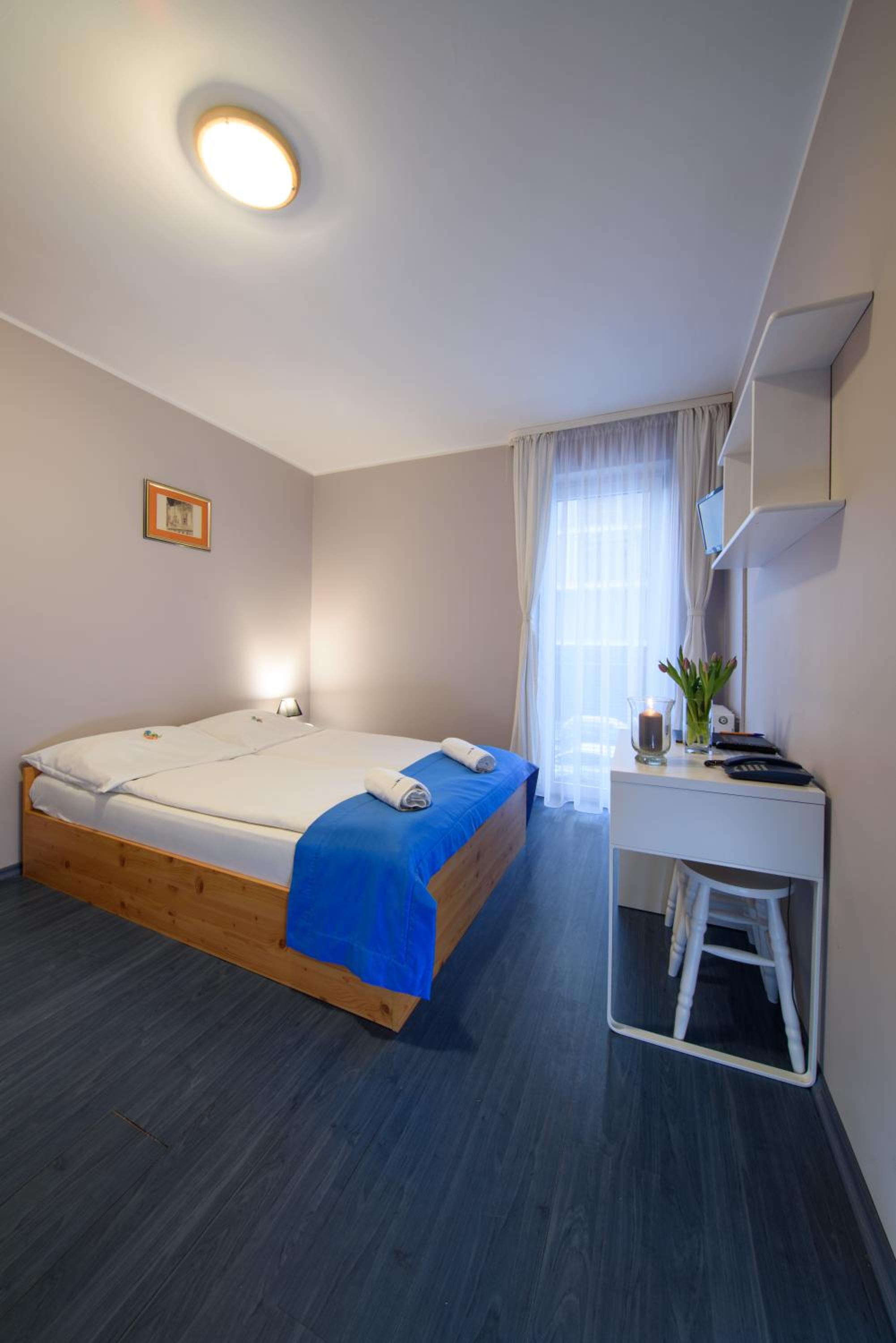 Double or Twin Room - Photo 23