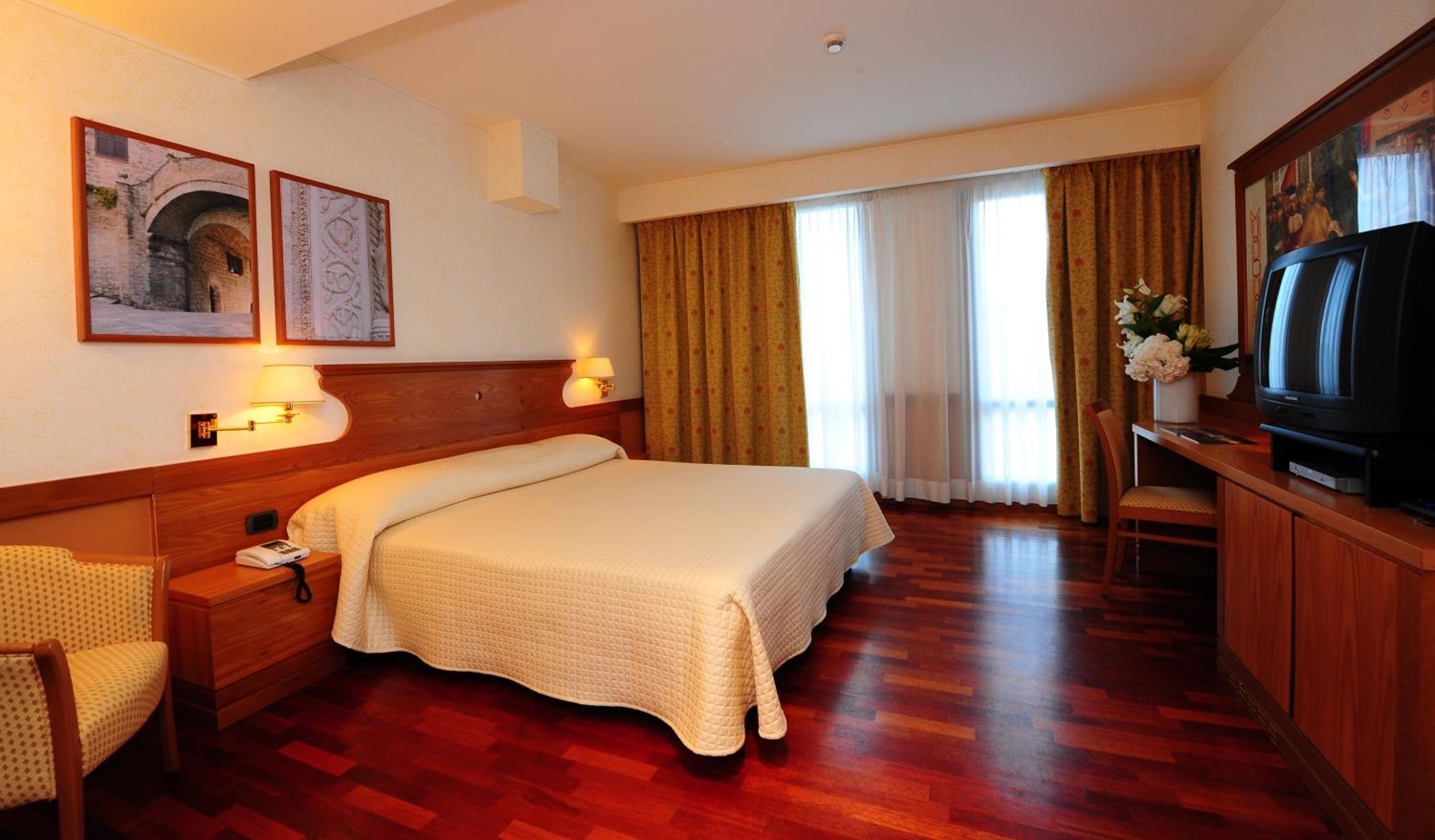 Superior Double or Twin Room - Photo 1