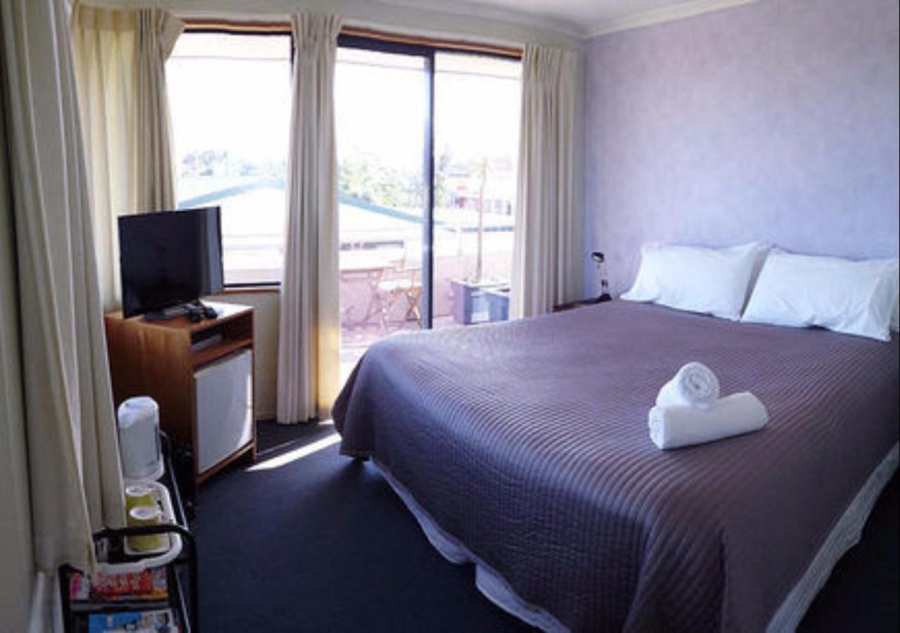 Small King Room photo 1