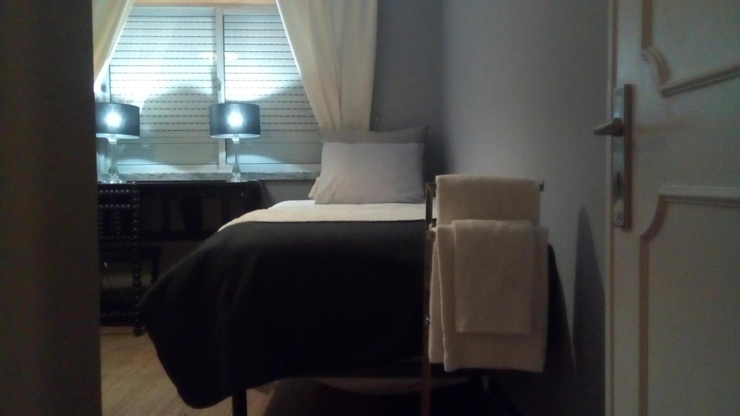 Twin Room - Photo 2