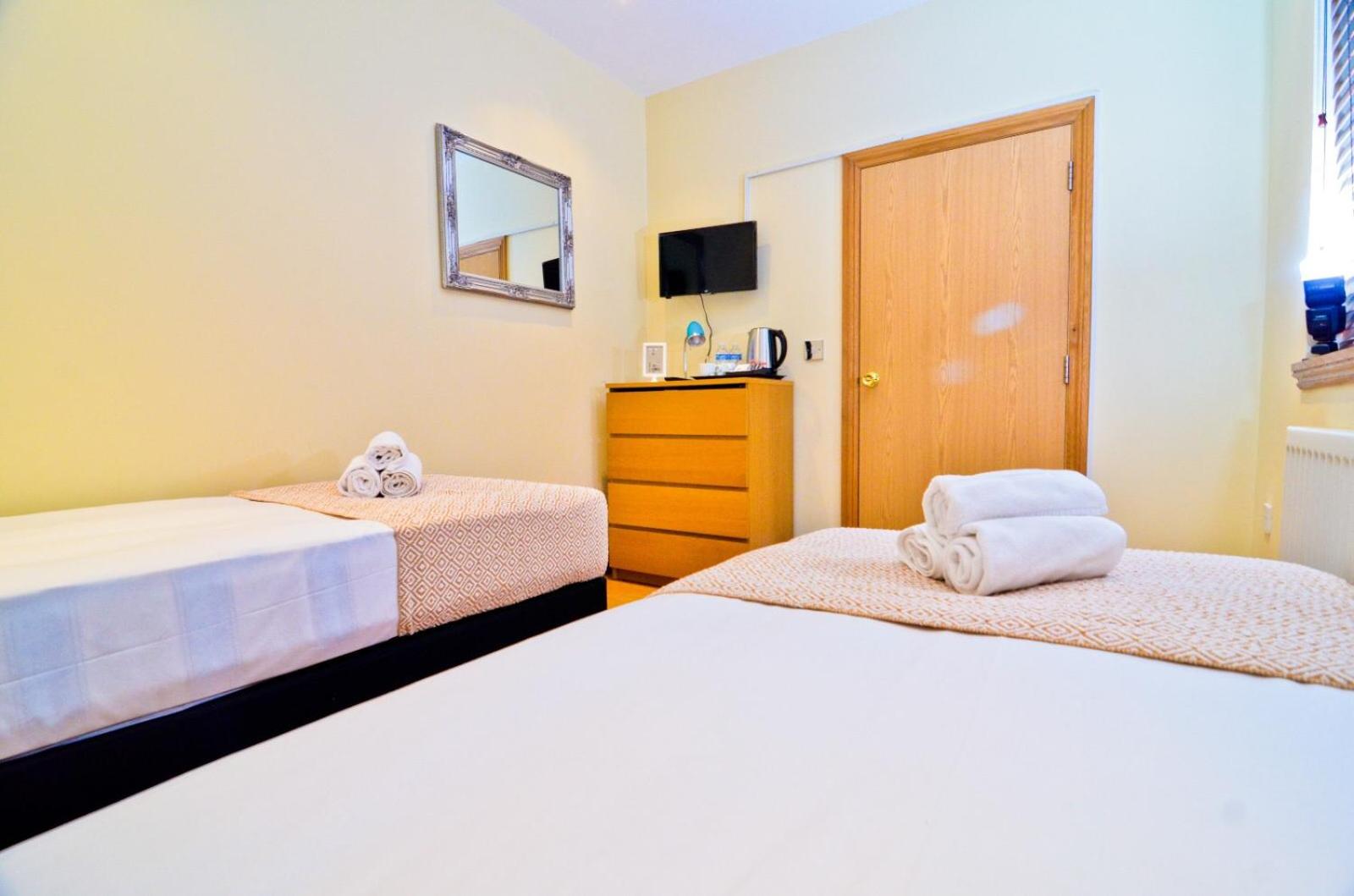 Budget Twin Room photo 2