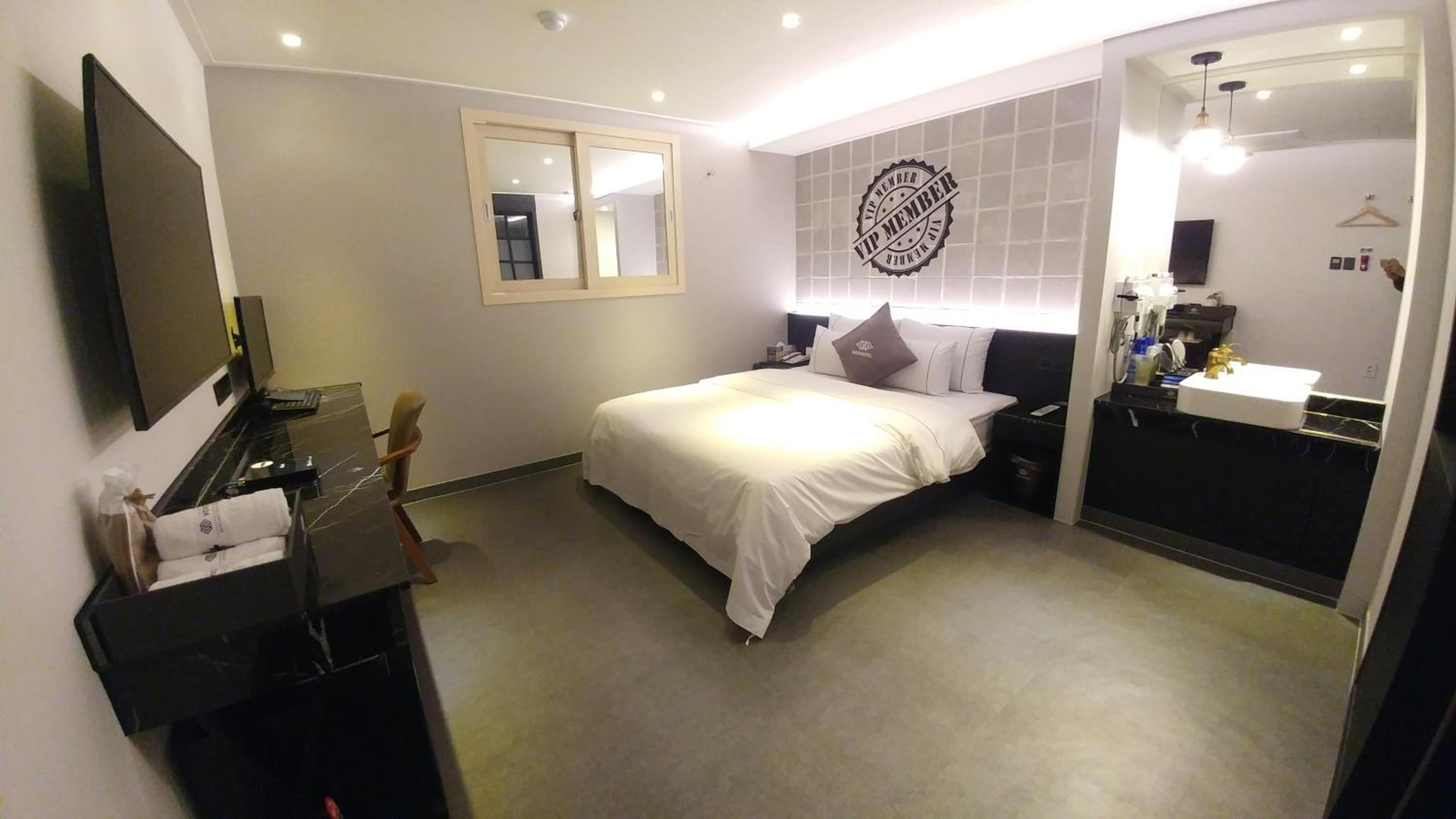 Double Room - Photo 17