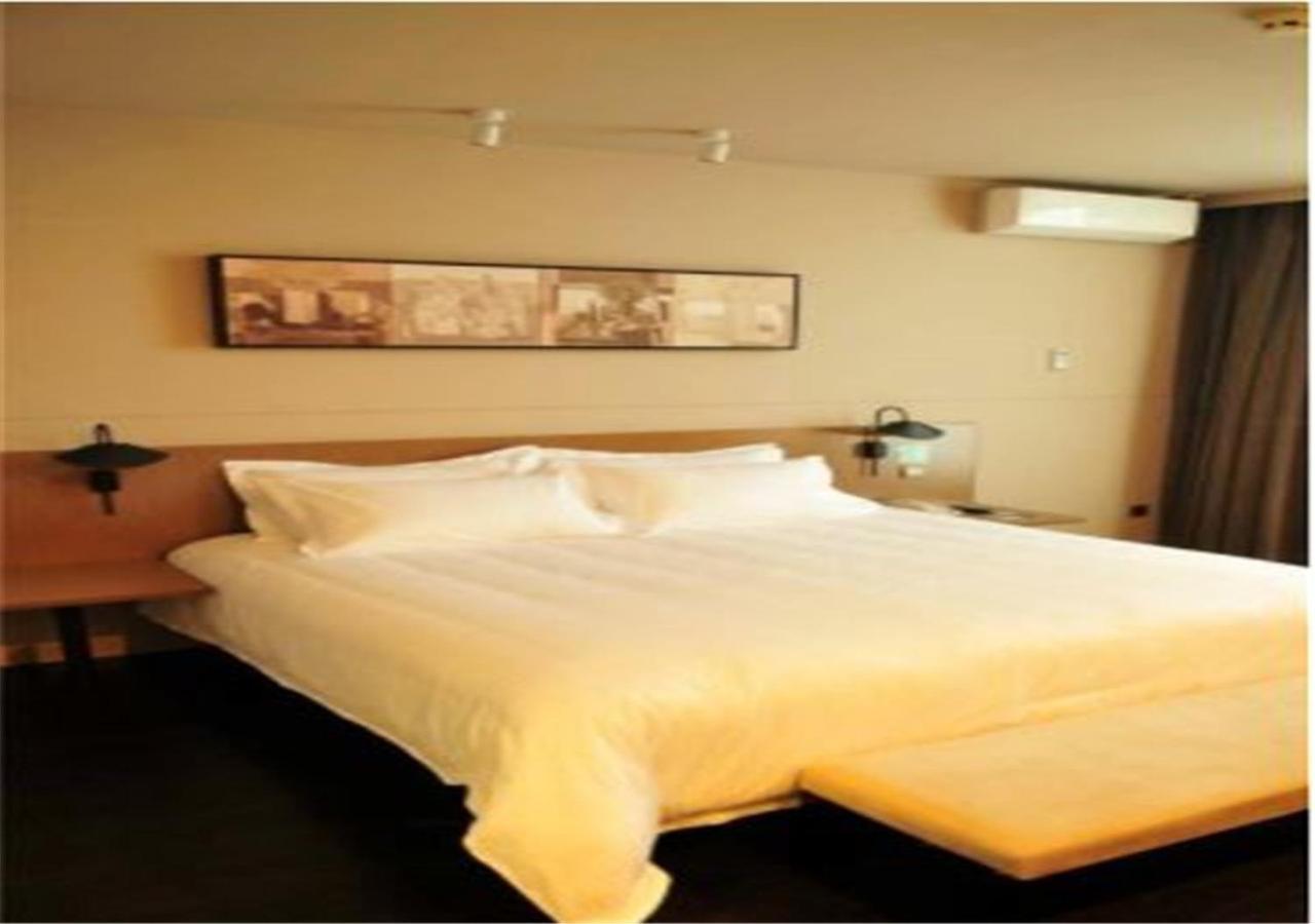 Business Double Room B