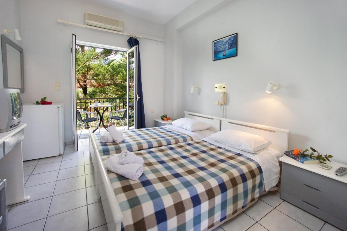 Double or Twin Room with Garden View photo 3