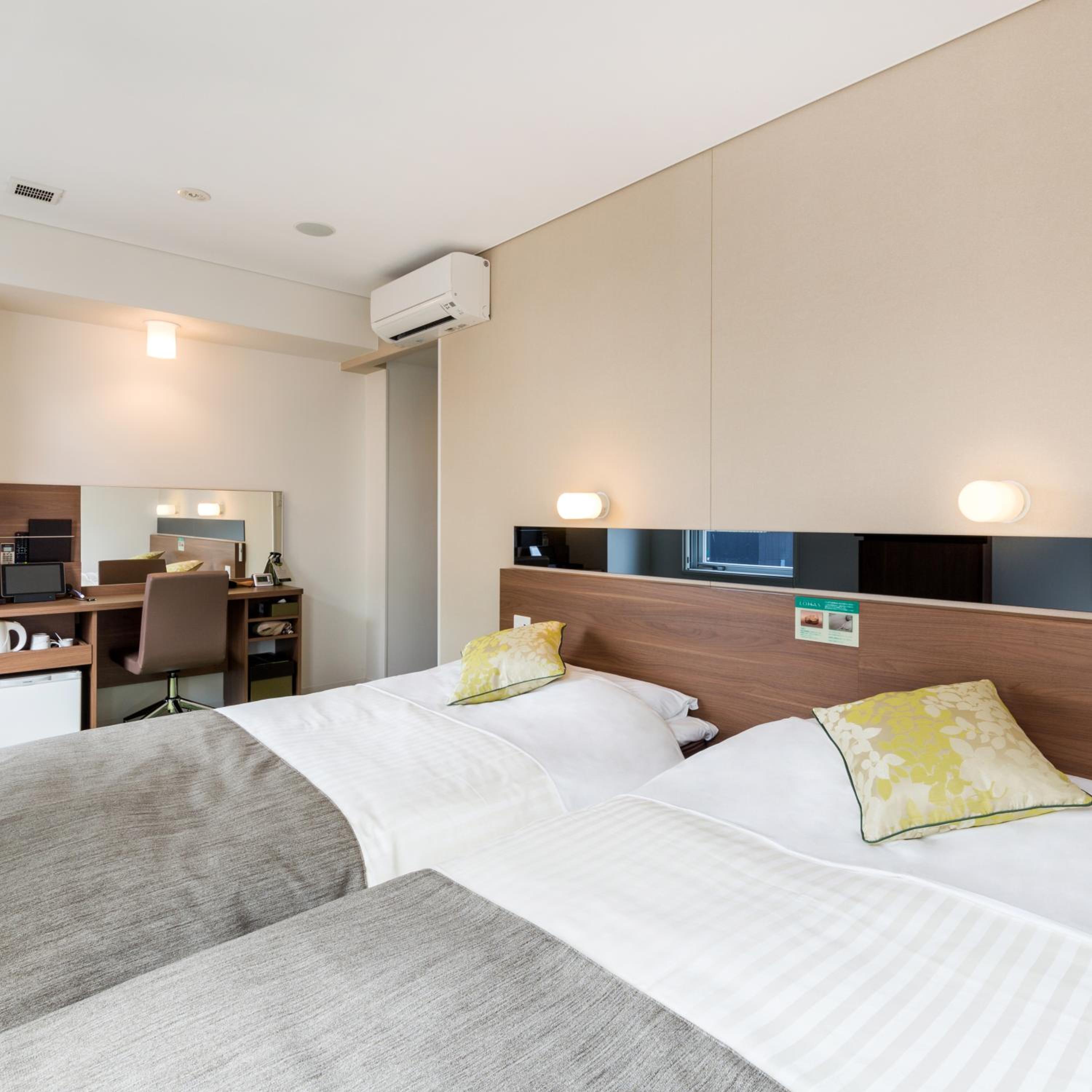Twin Room (Two 47 in Beds) - Non-Smoking