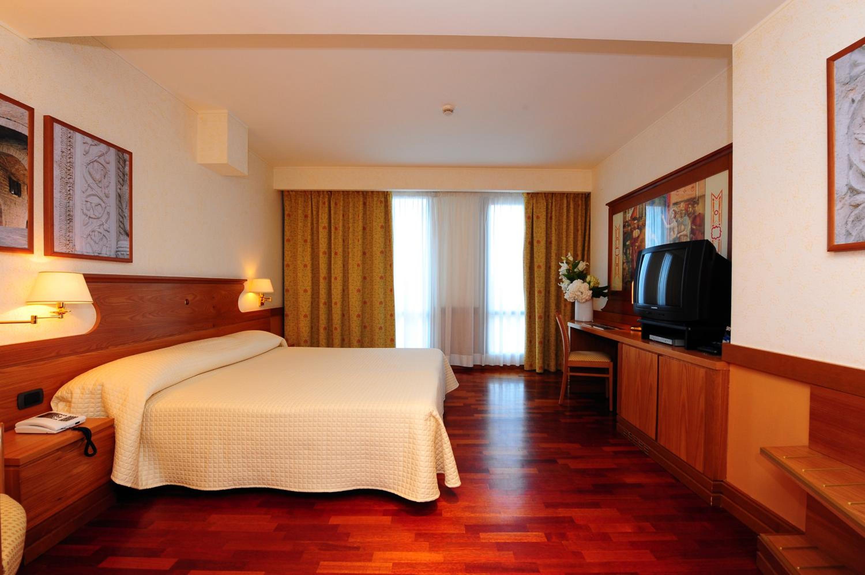 Superior Double or Twin Room - Photo 3