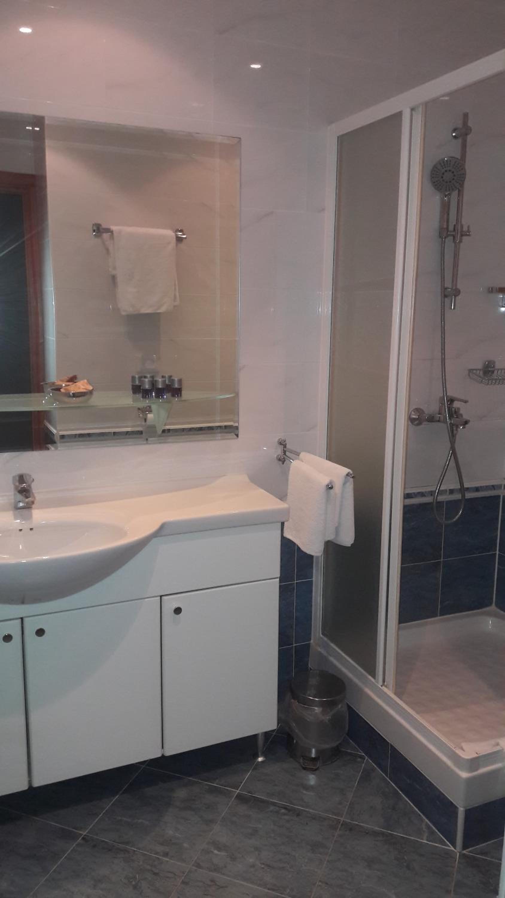 Suite - Photo 4