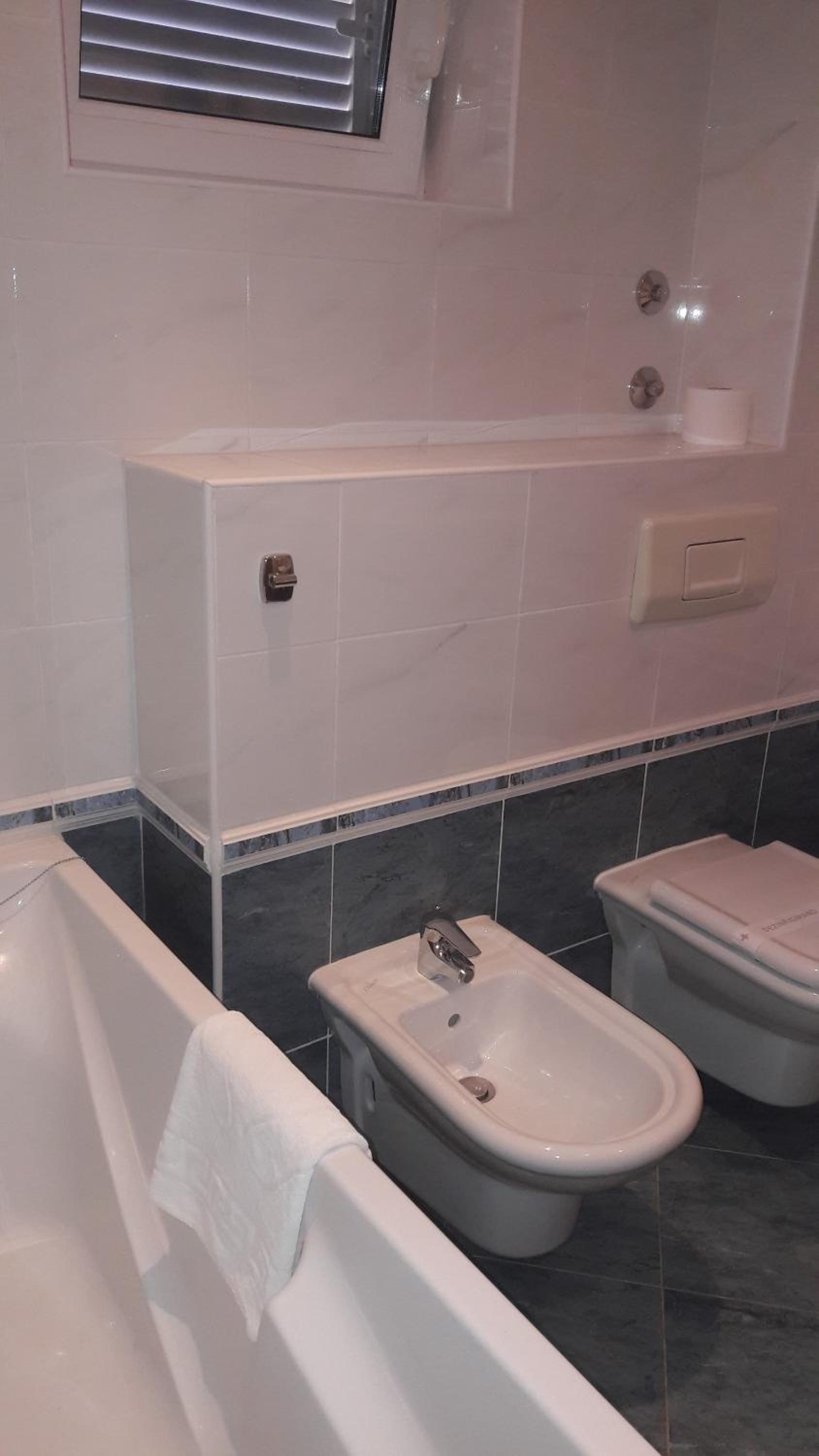 Double or Twin Room - Photo 16