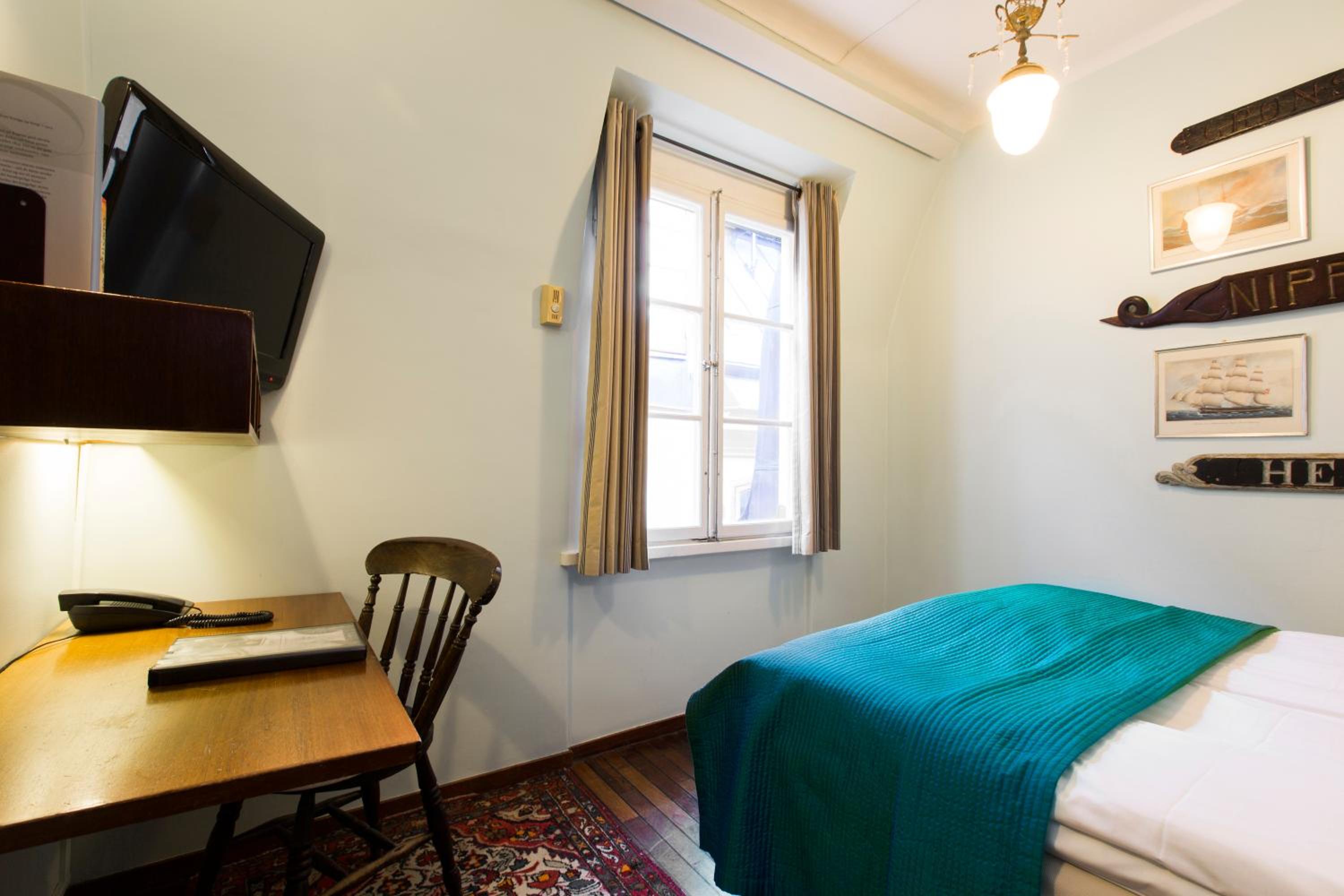 Small Double Room - Photo 9