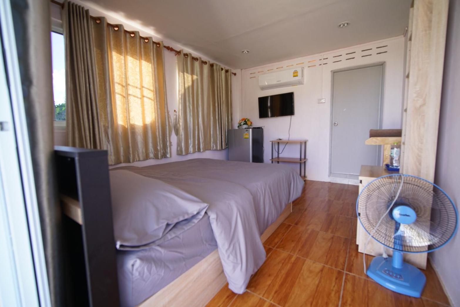 Standard Twin Room with Mountain View photo 1
