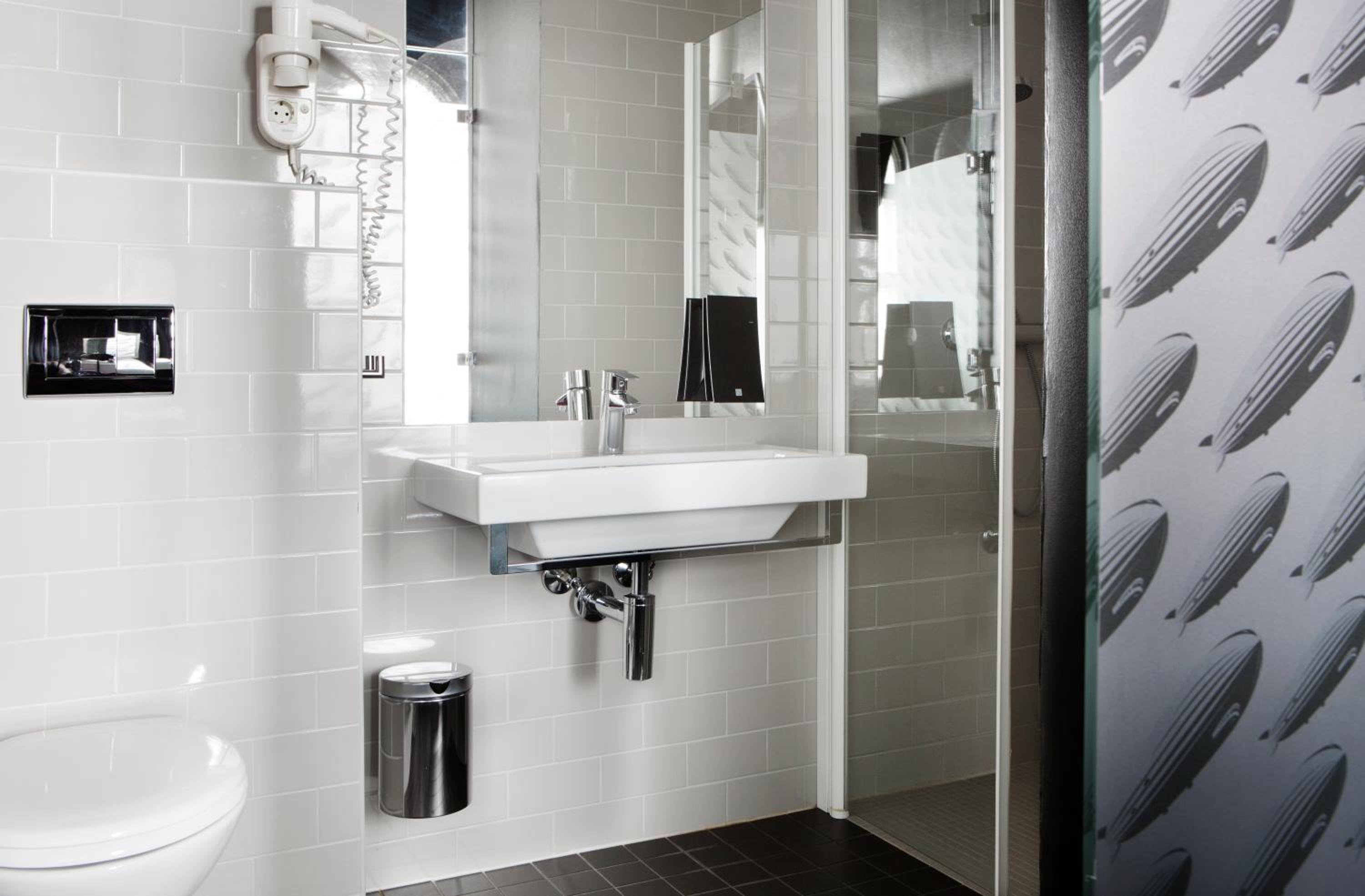 Suite - Photo 7