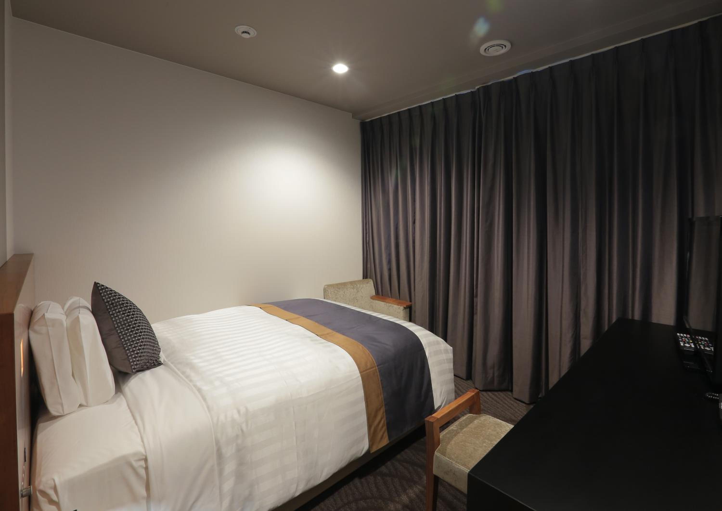 Single Room - Non-Smoking photo 3