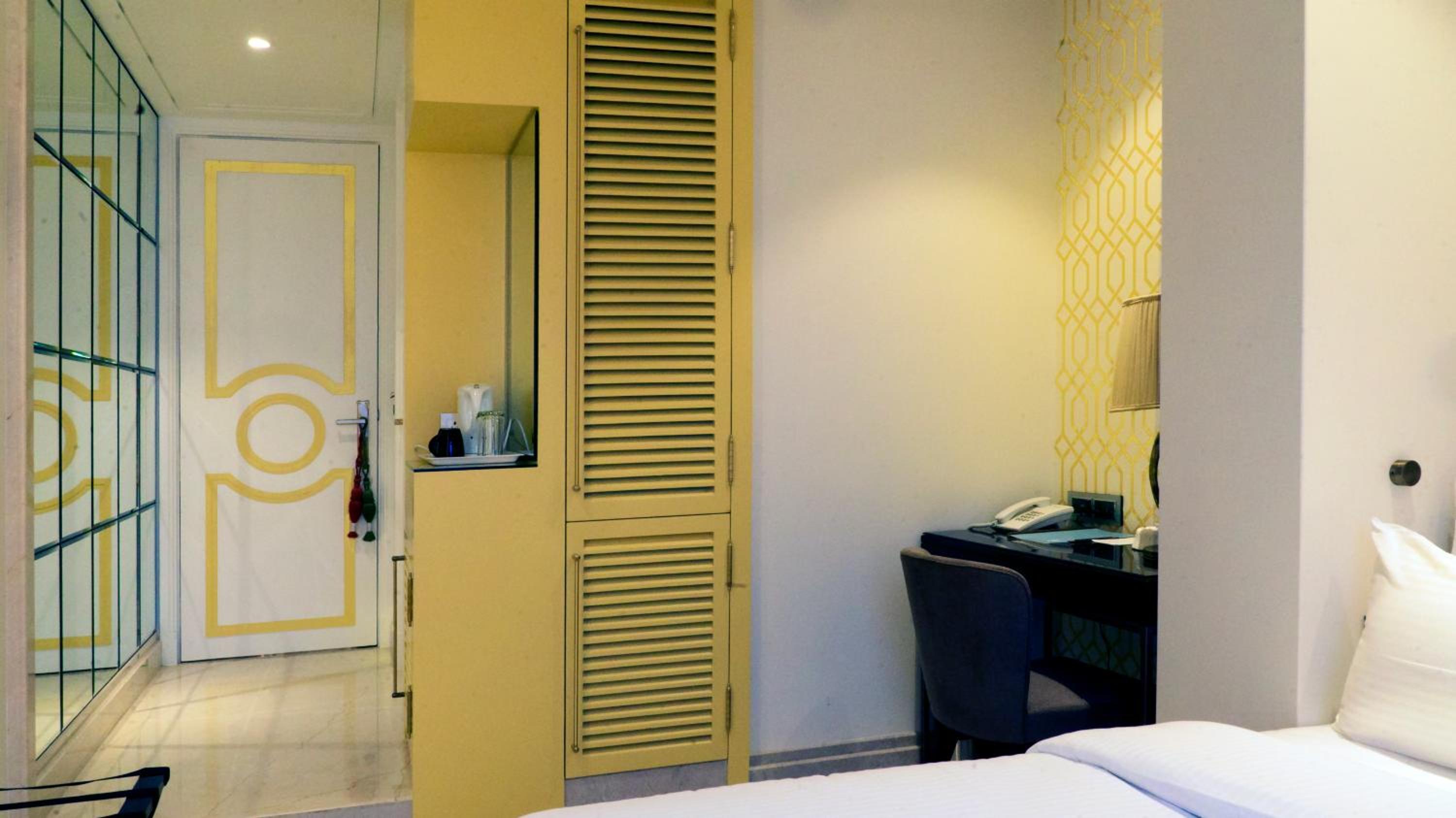 Deluxe Sea Facing Room - Photo 4
