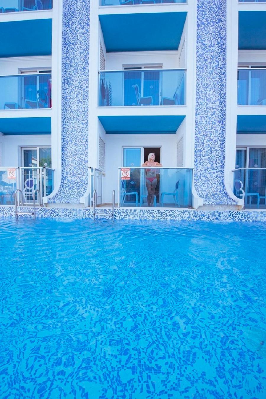 Pool view room - Photo 26