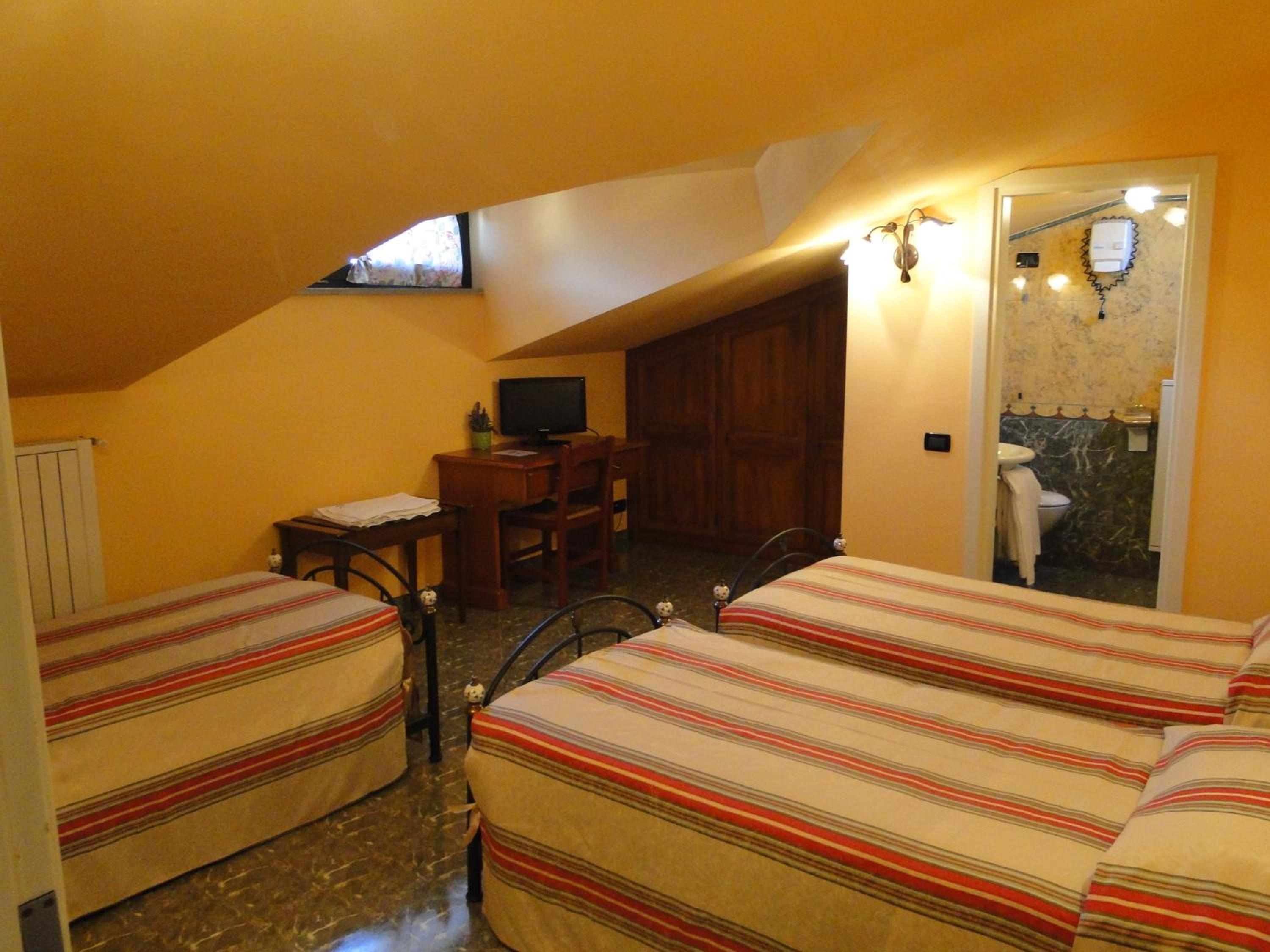 Triple Room