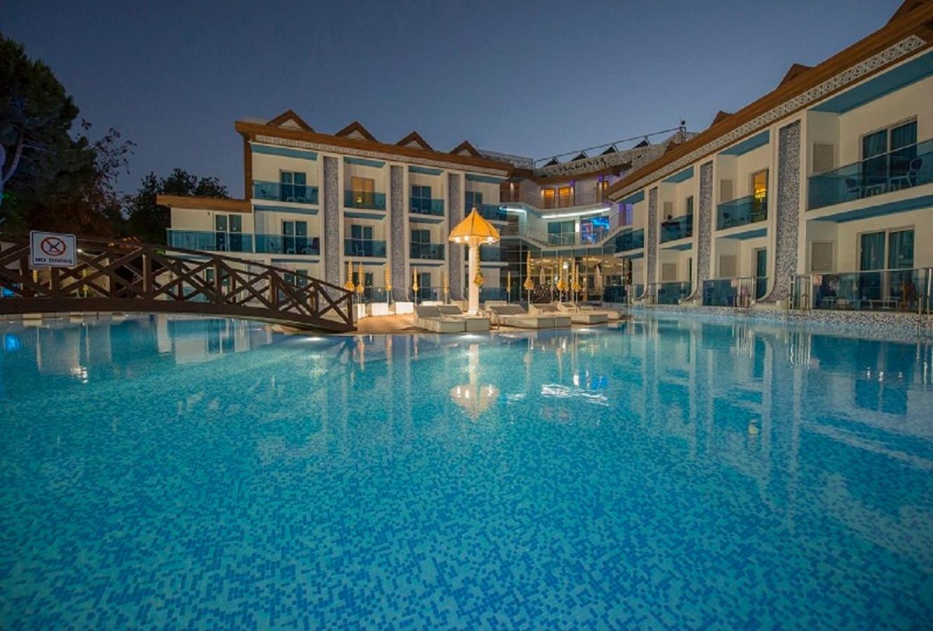 Pool view room - Photo 8
