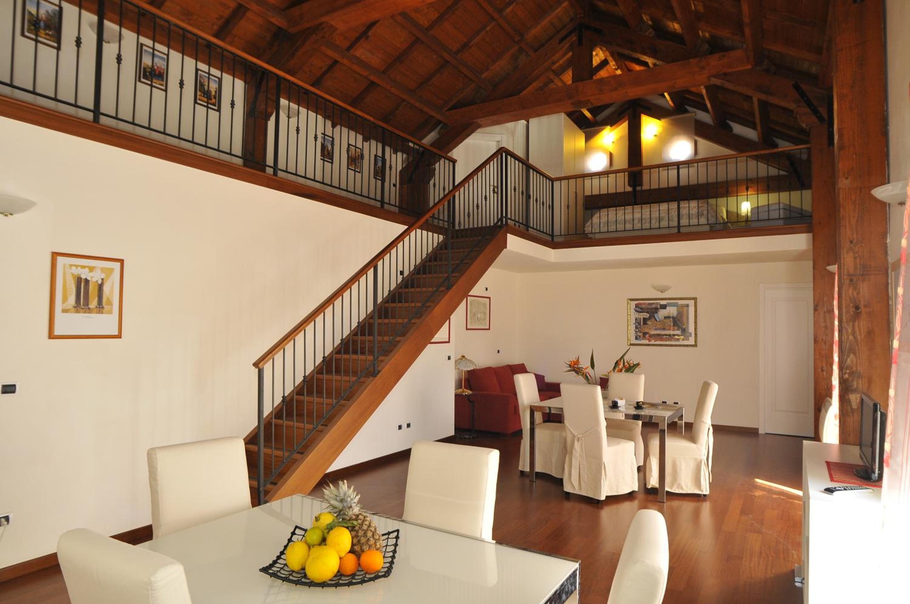 Triple Room - Split Level photo 3