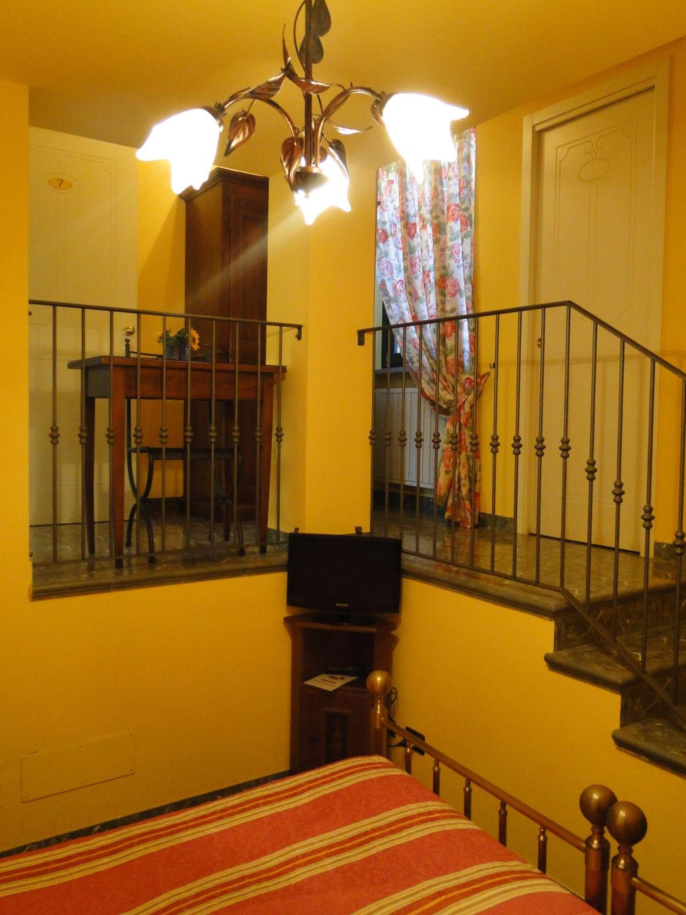 Double or Twin Room - Photo 6