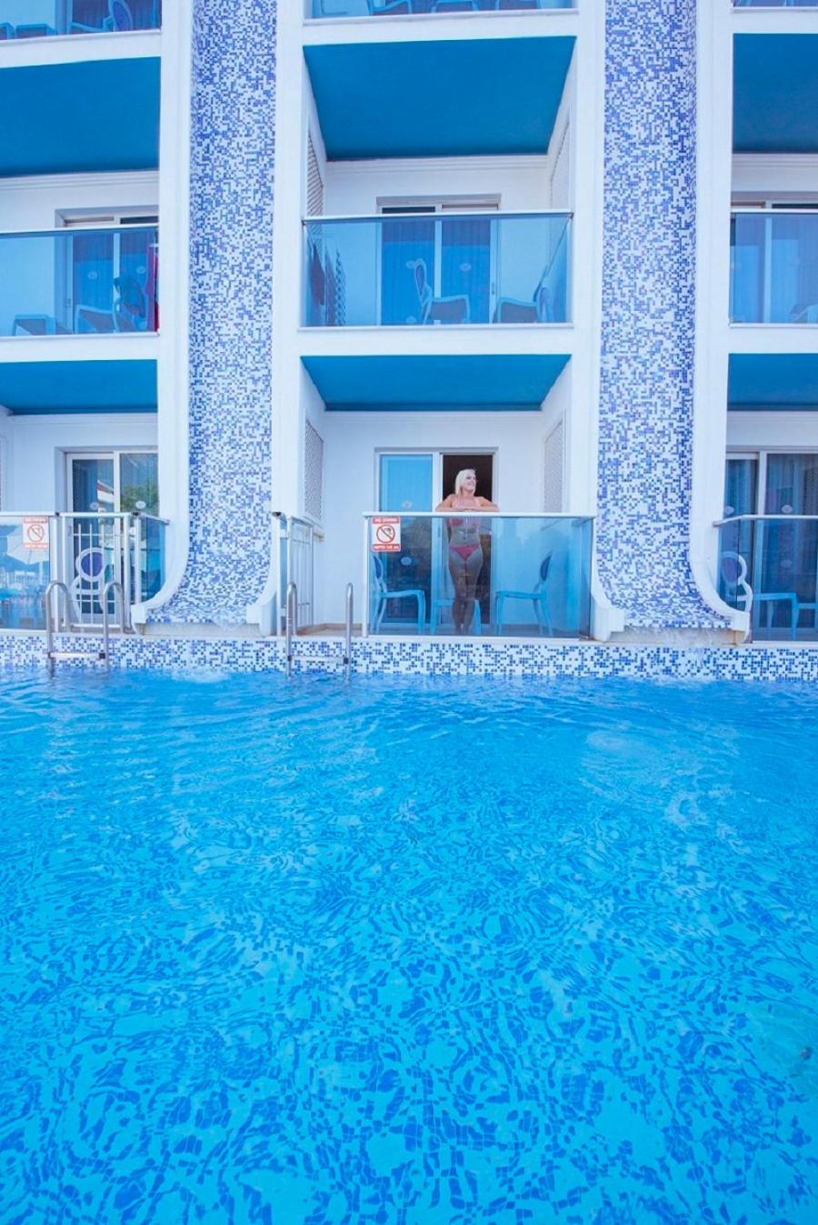 Pool view room - Photo 7