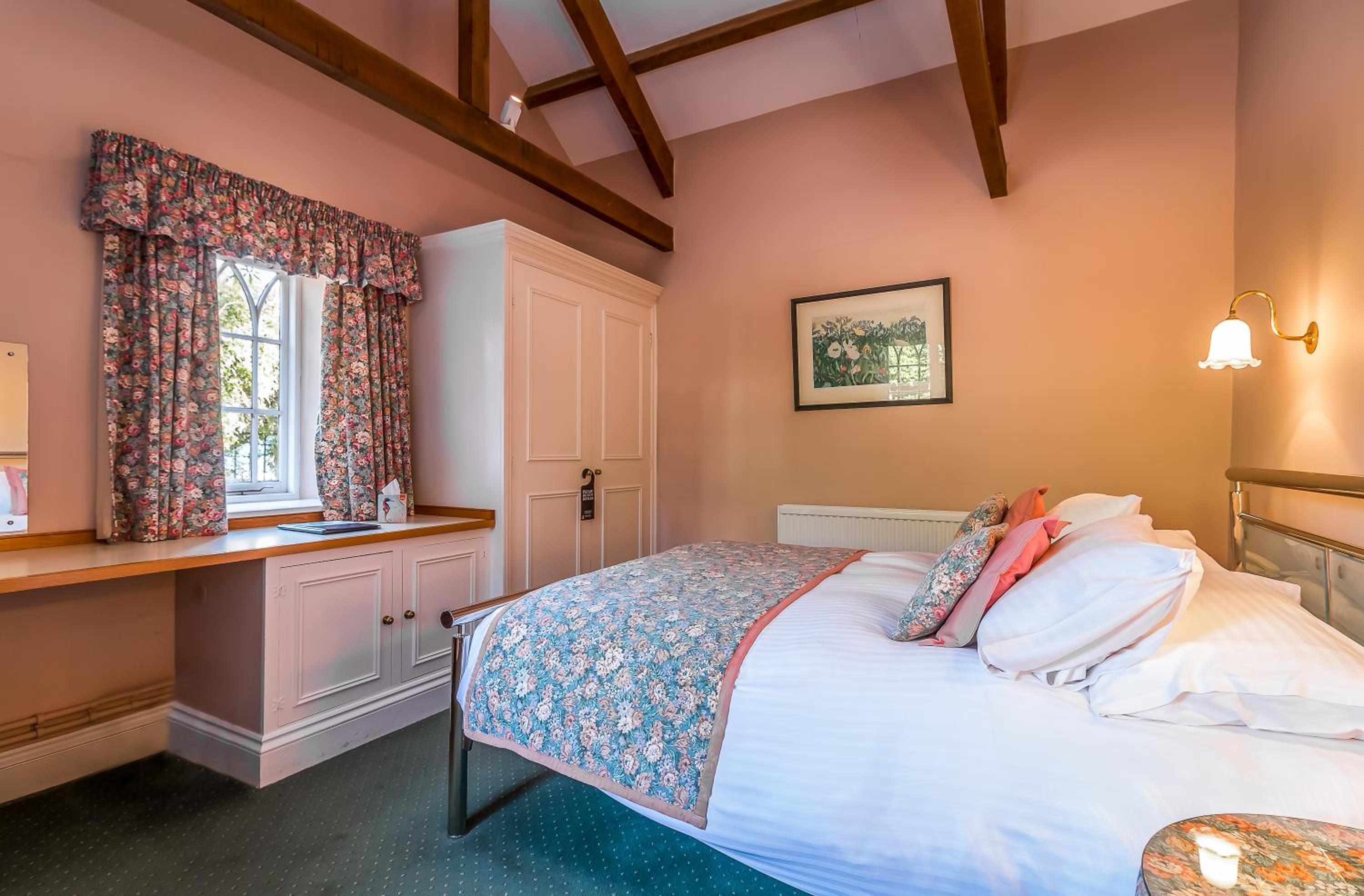 Standard King Room photo 2