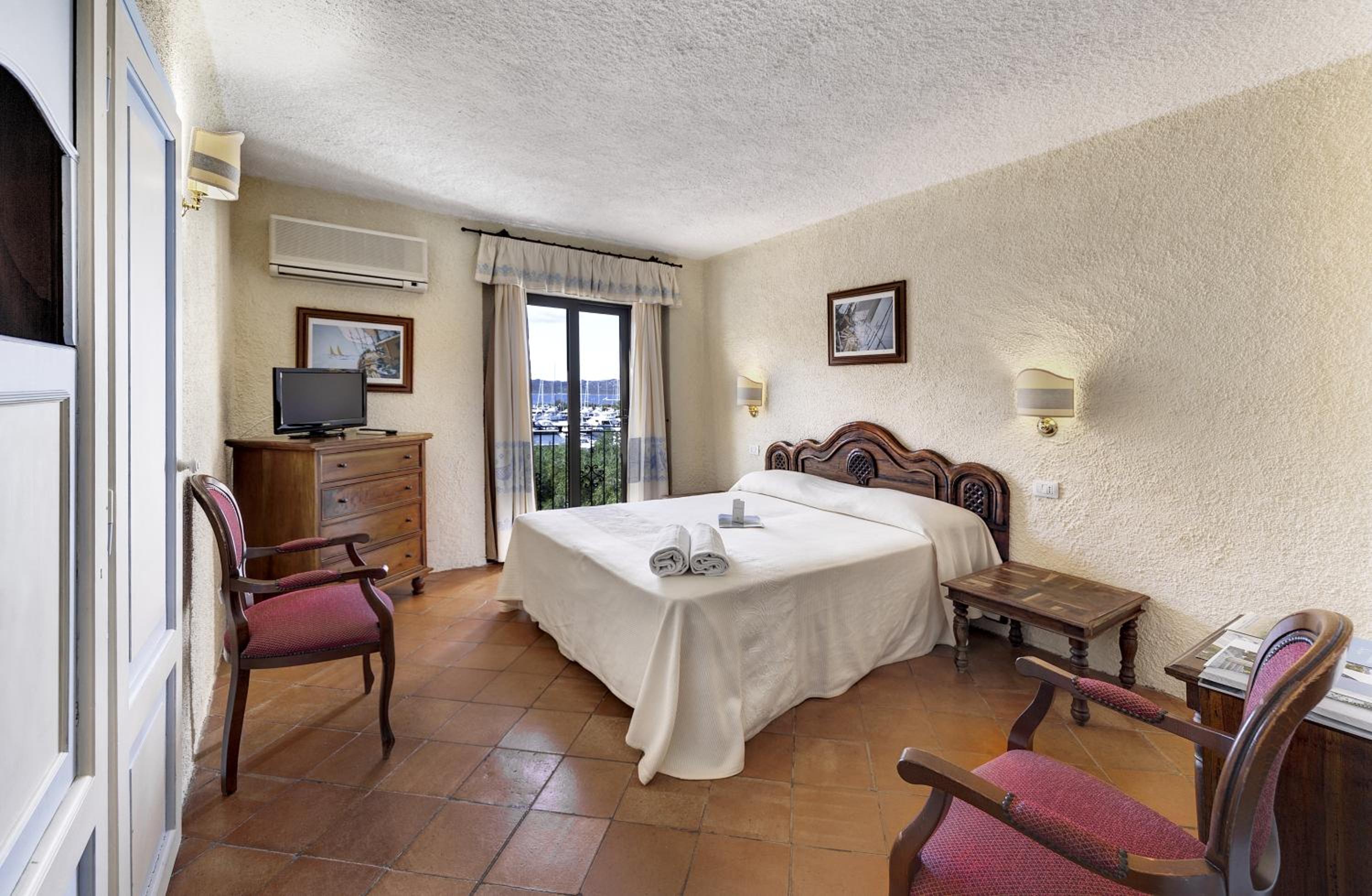 Double or Twin Room - Photo 5