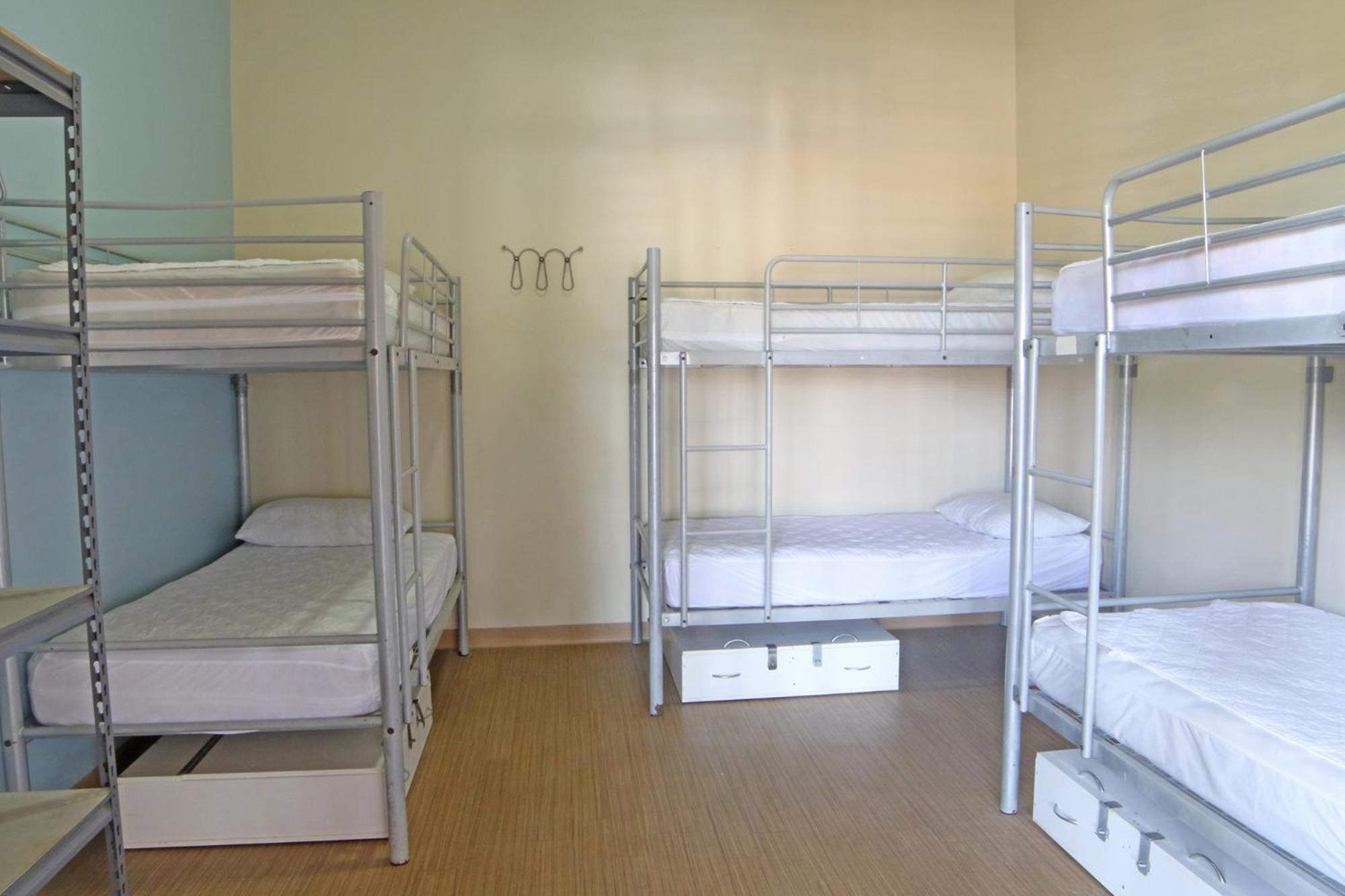 Bed in 6-Bed Mixed Dormitory Room photo 1