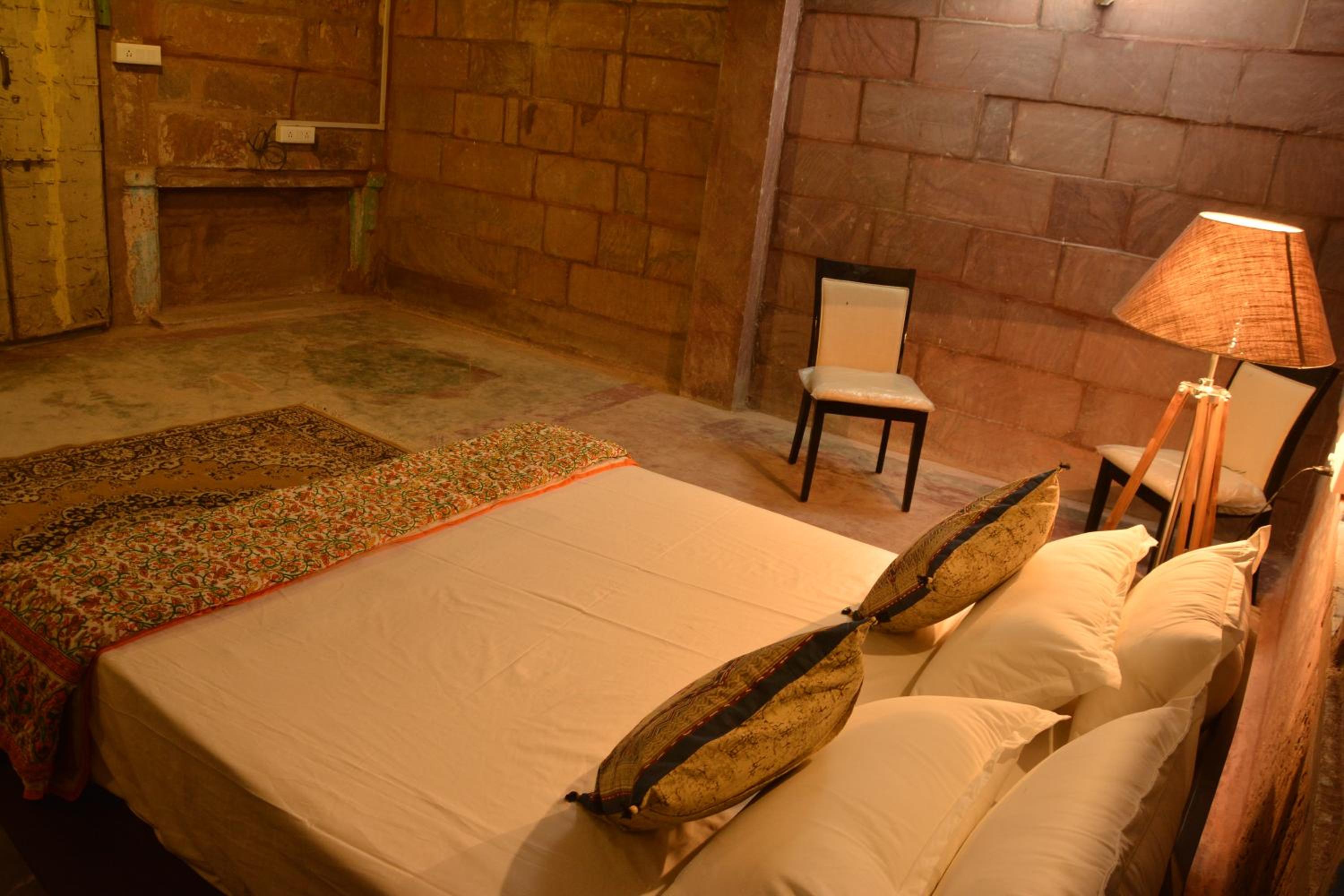 Standard Queen Room - Photo 5
