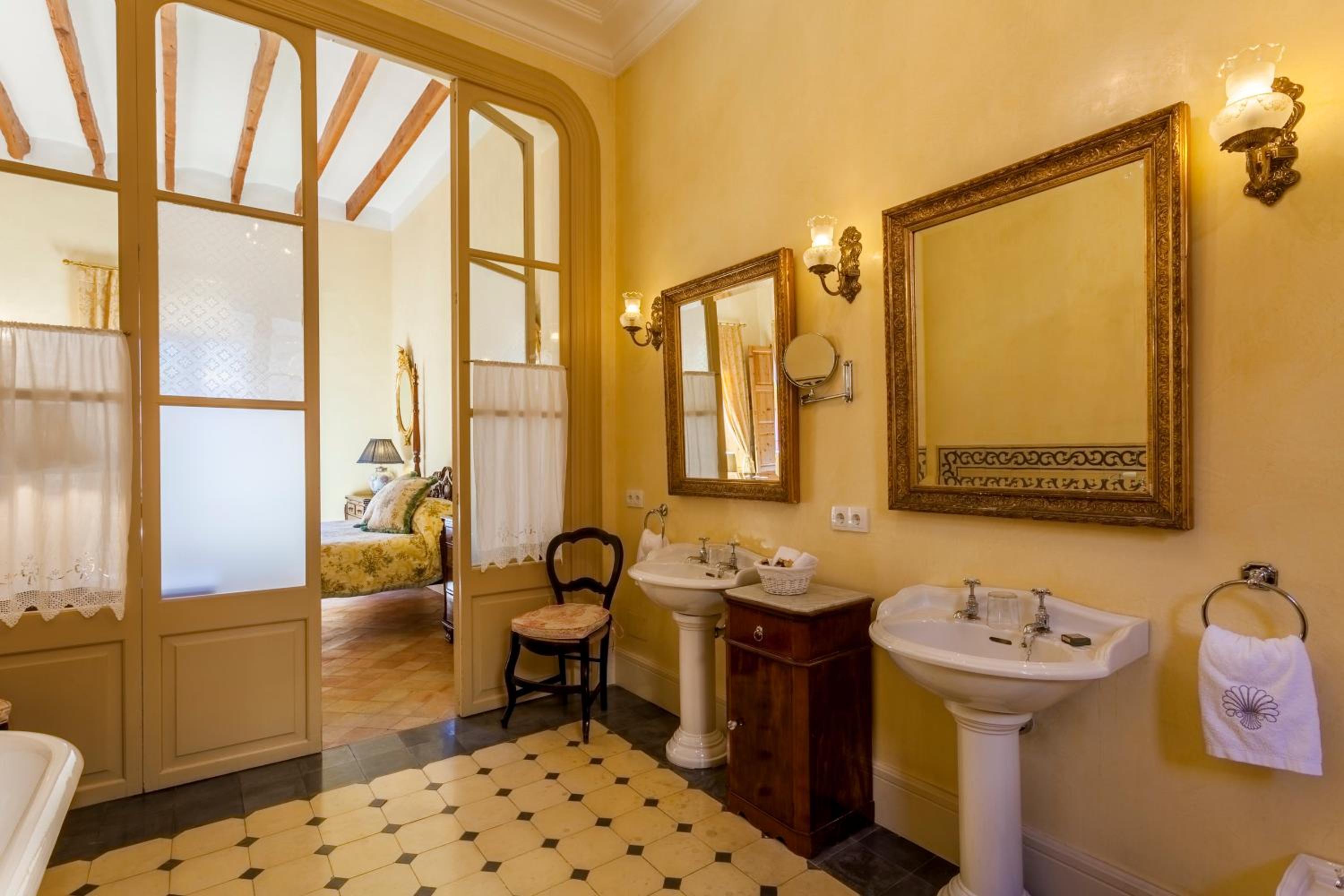 Junior Suite With Mountain View photo 3