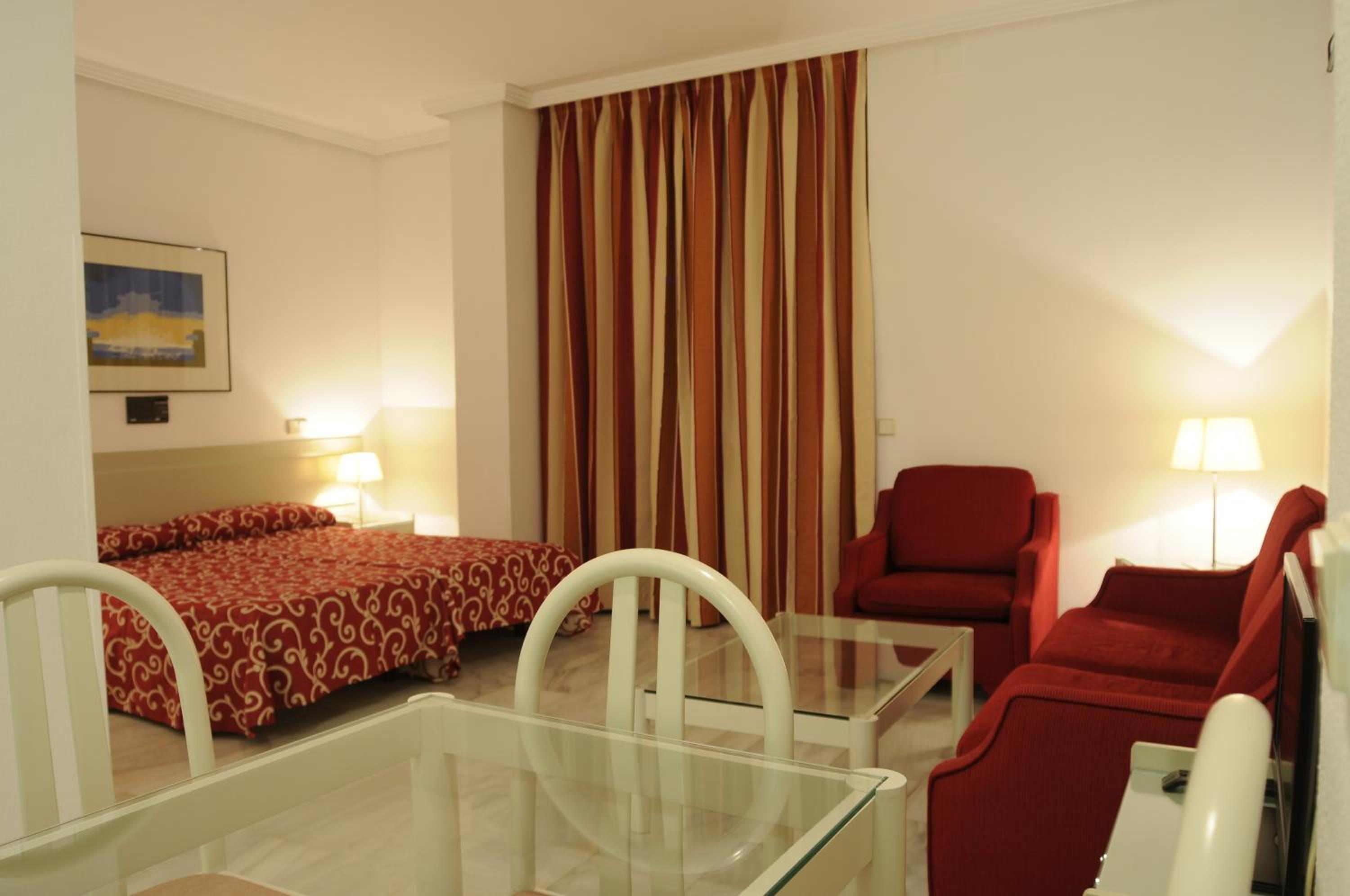 Studio (2 Adults) - Photo 10