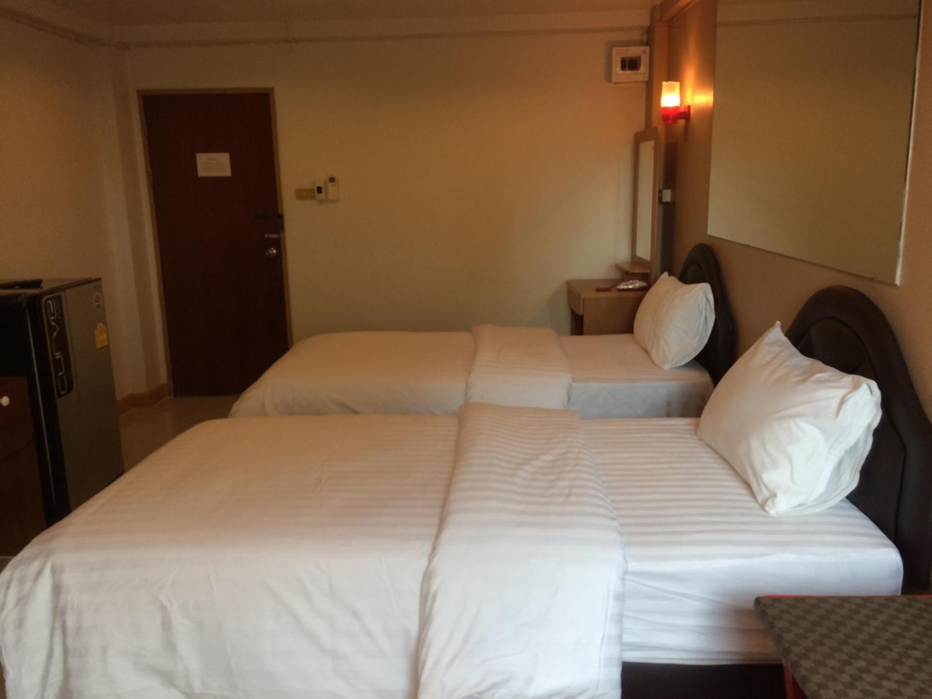 Budget Twin Room photo 2