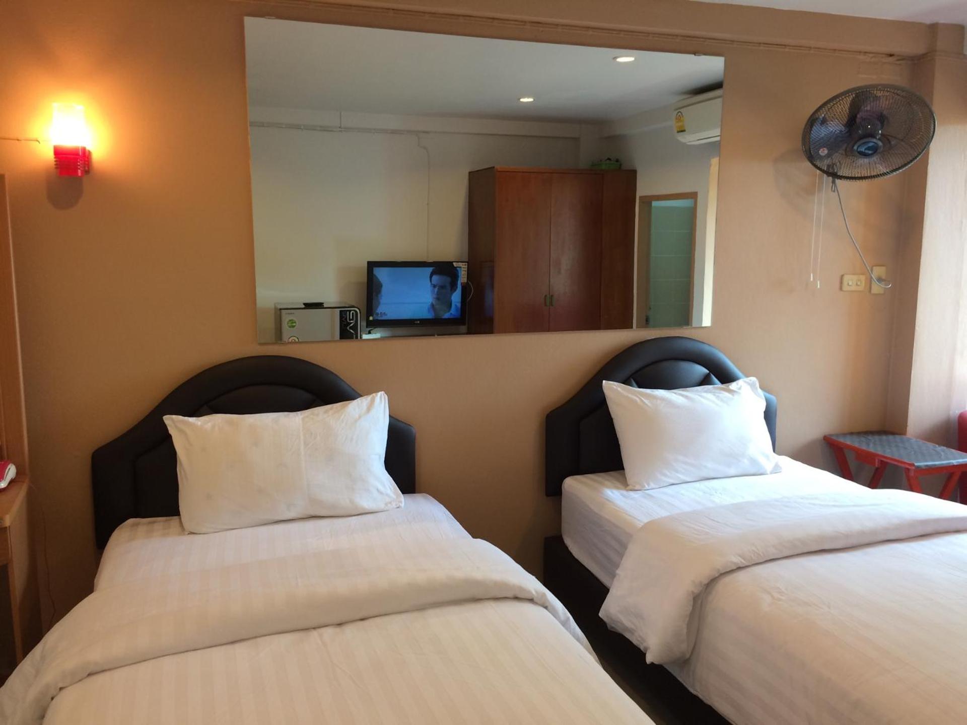 Budget Twin Room photo 3
