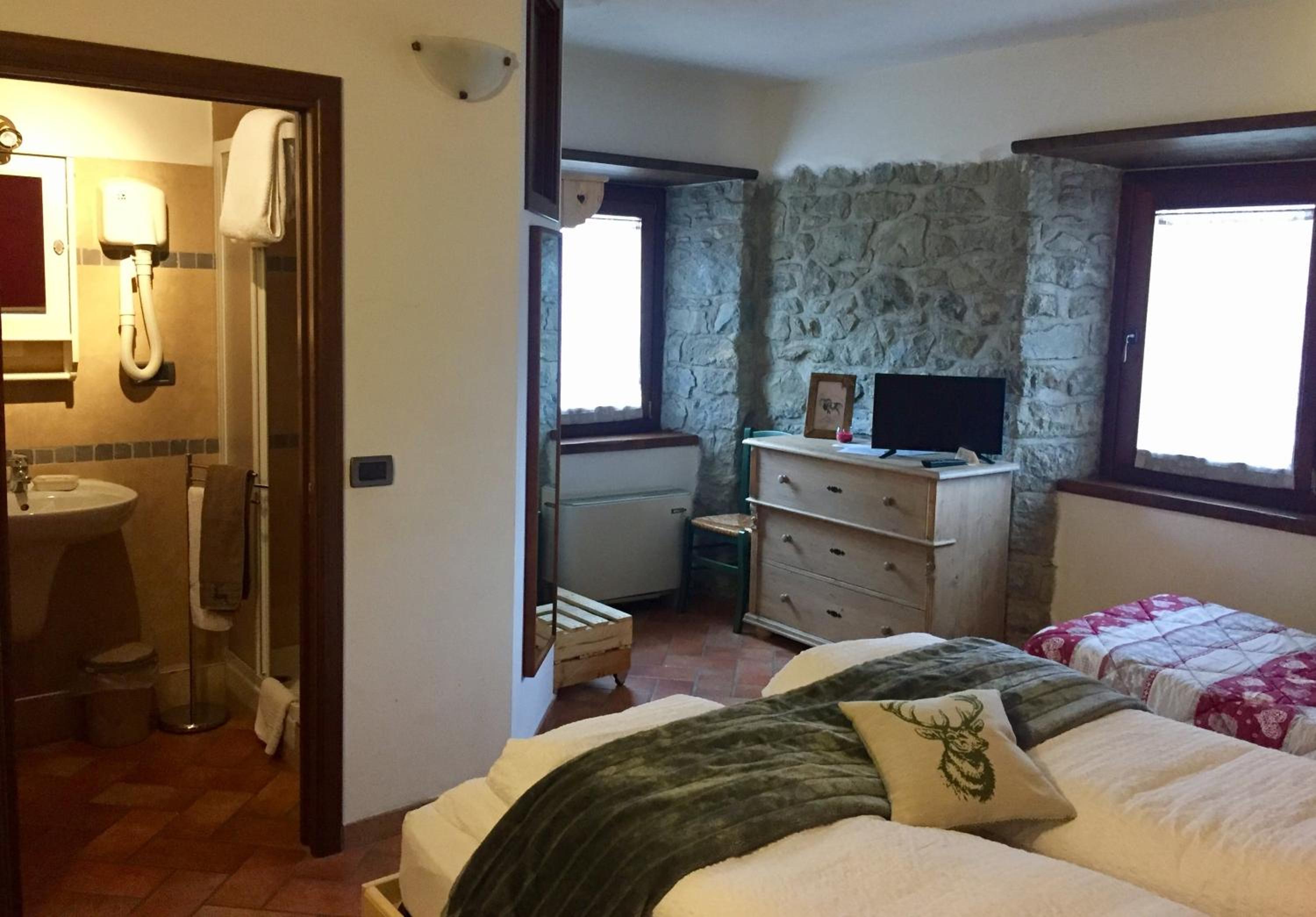 Double Room - Photo 10