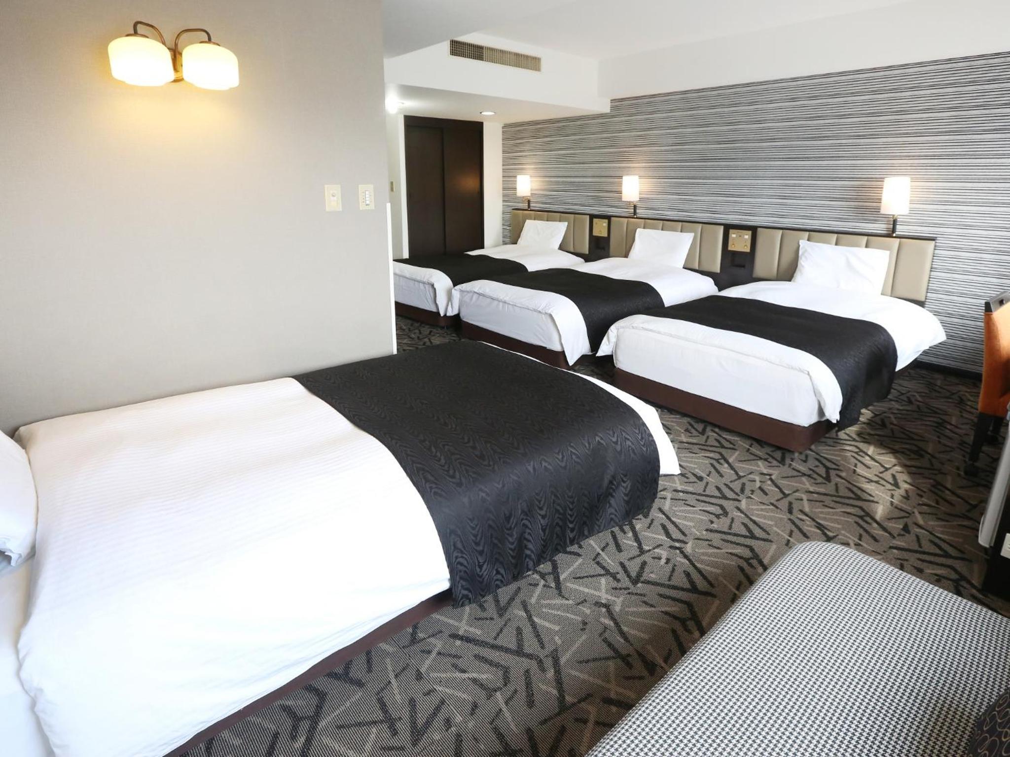 Premier Quadruple Room - Non-Smoking