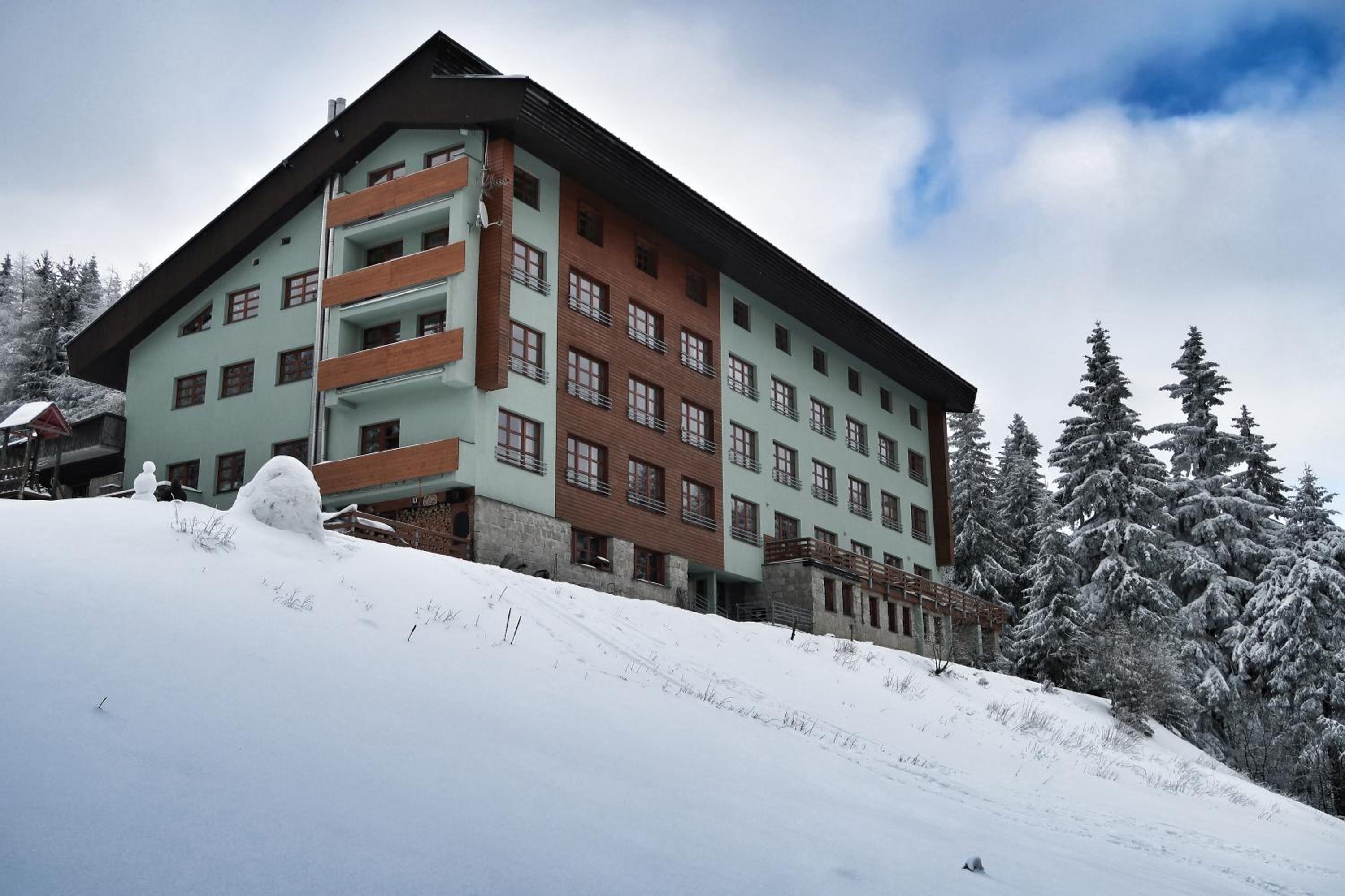 Apartment with Mountain View - Photo 12