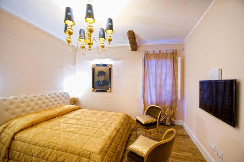 Deluxe Junior Suite photo 3