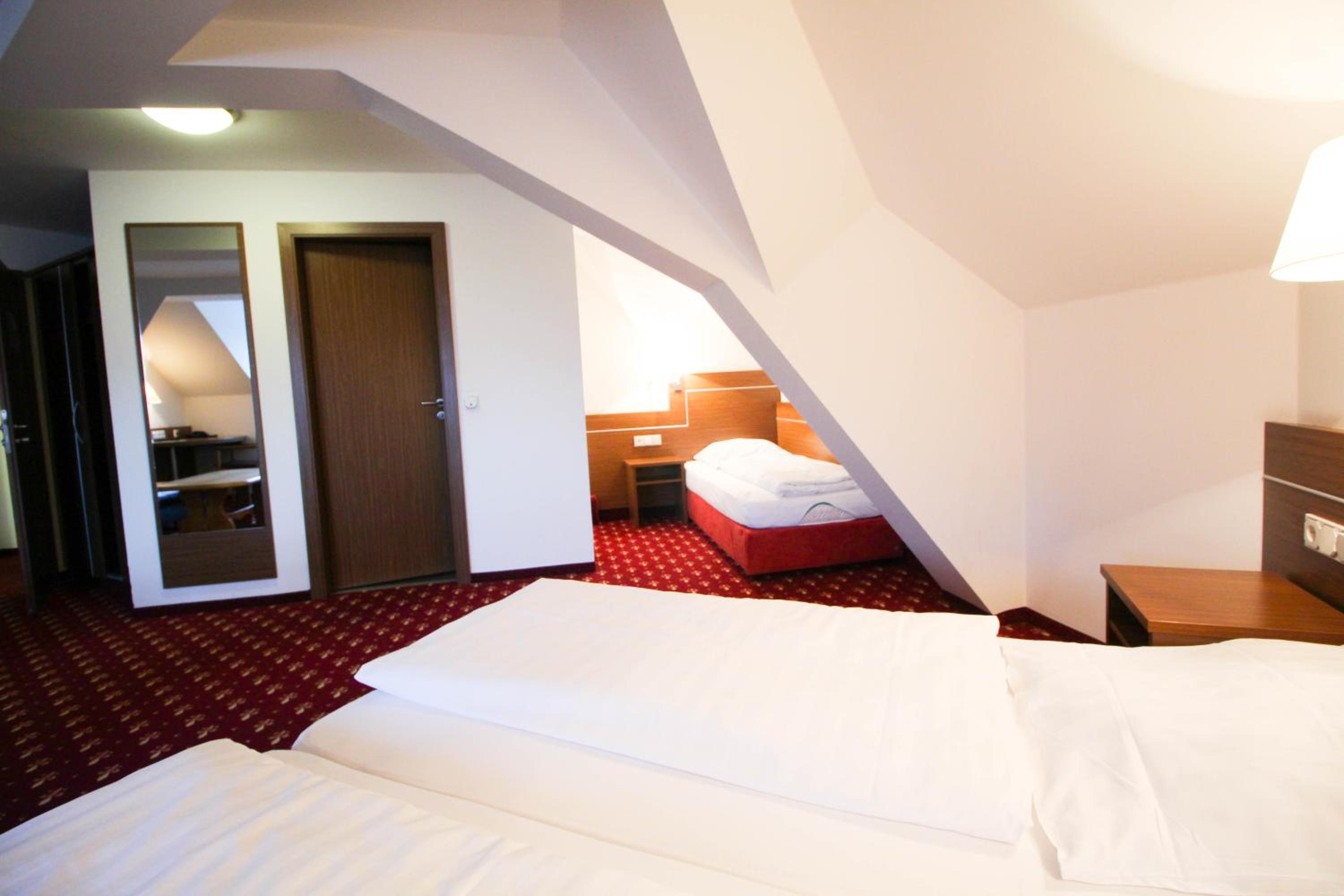Triple Room photo 2