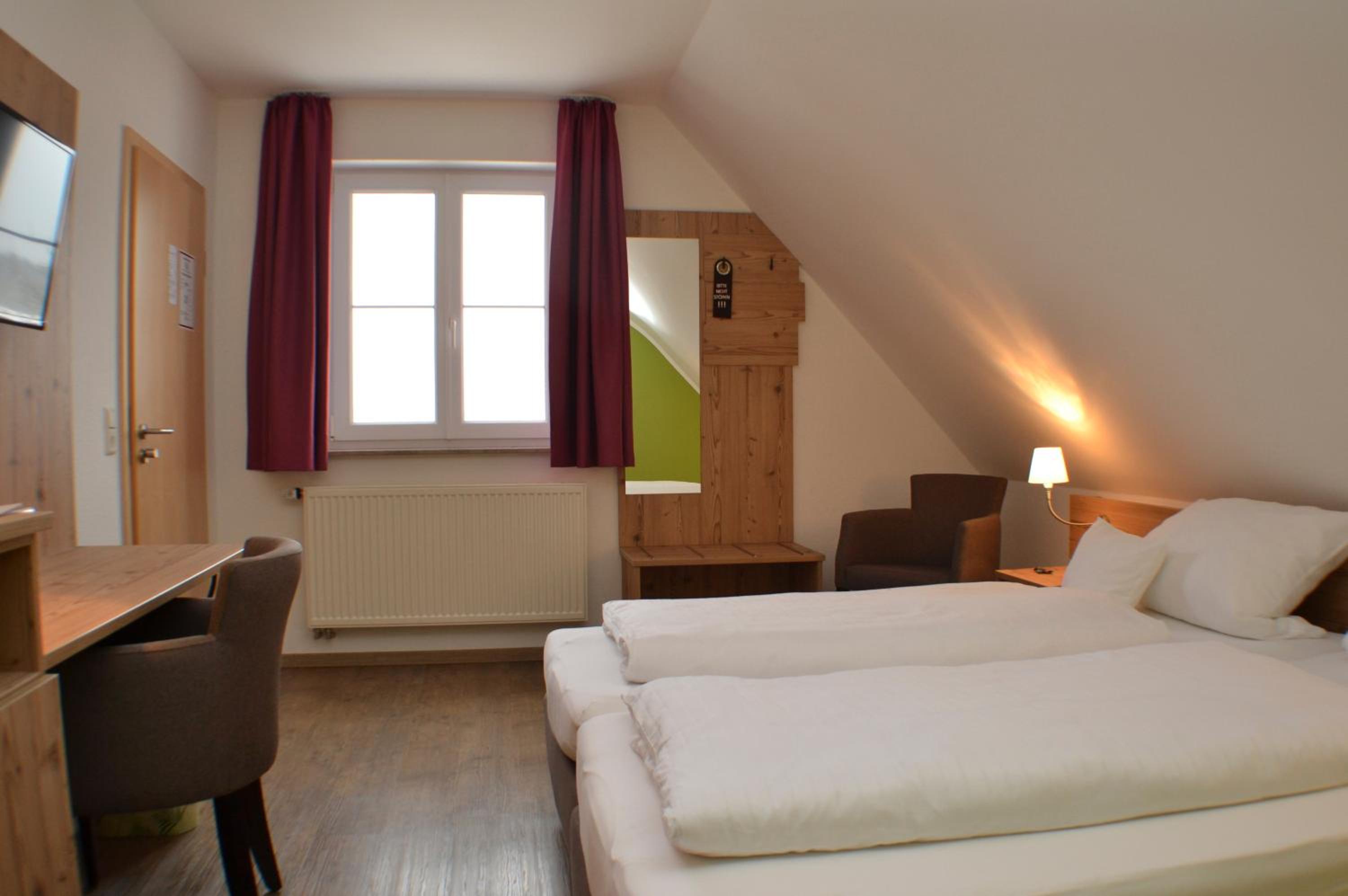Standard Double Room - Photo 5