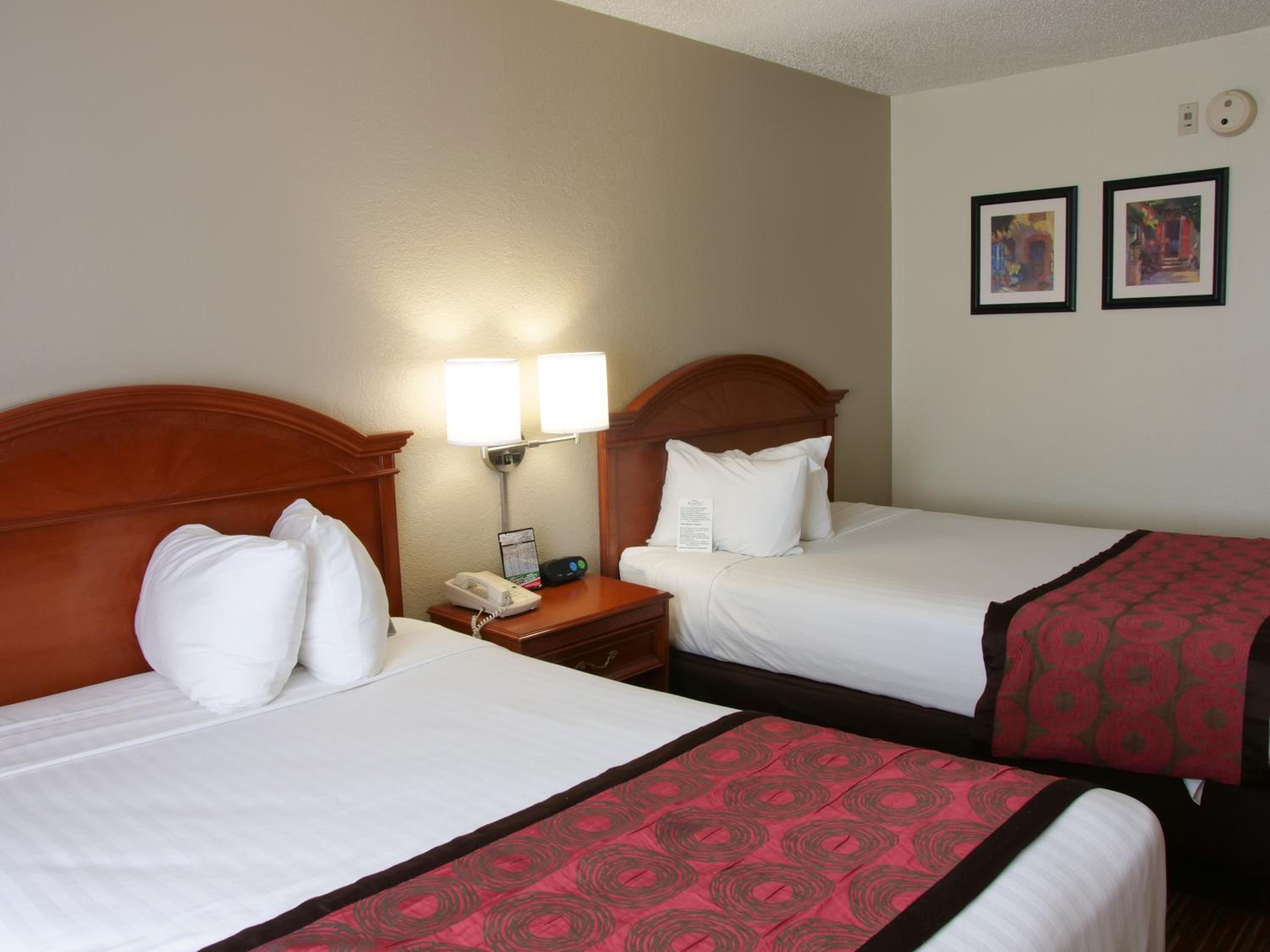 Deluxe Double Room with Two Double Beds - Non-Smoking - Photo 5